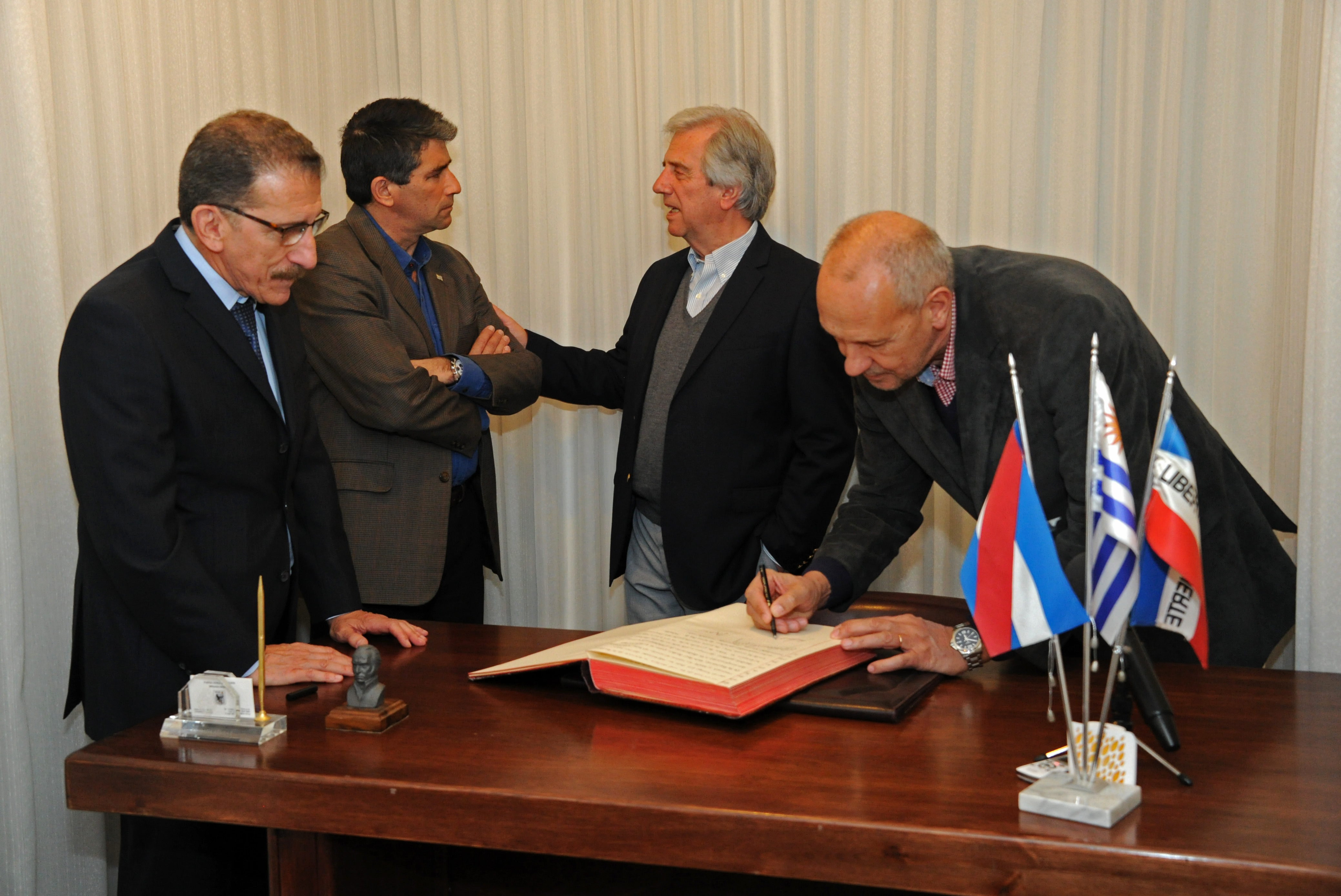 Firma de traspaso de mando