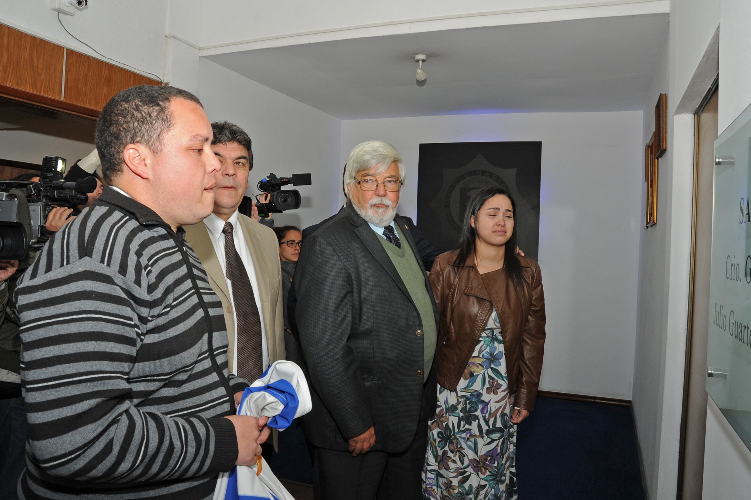 Descubrimiento del nombre de sala en memoria de Julio Guarteche