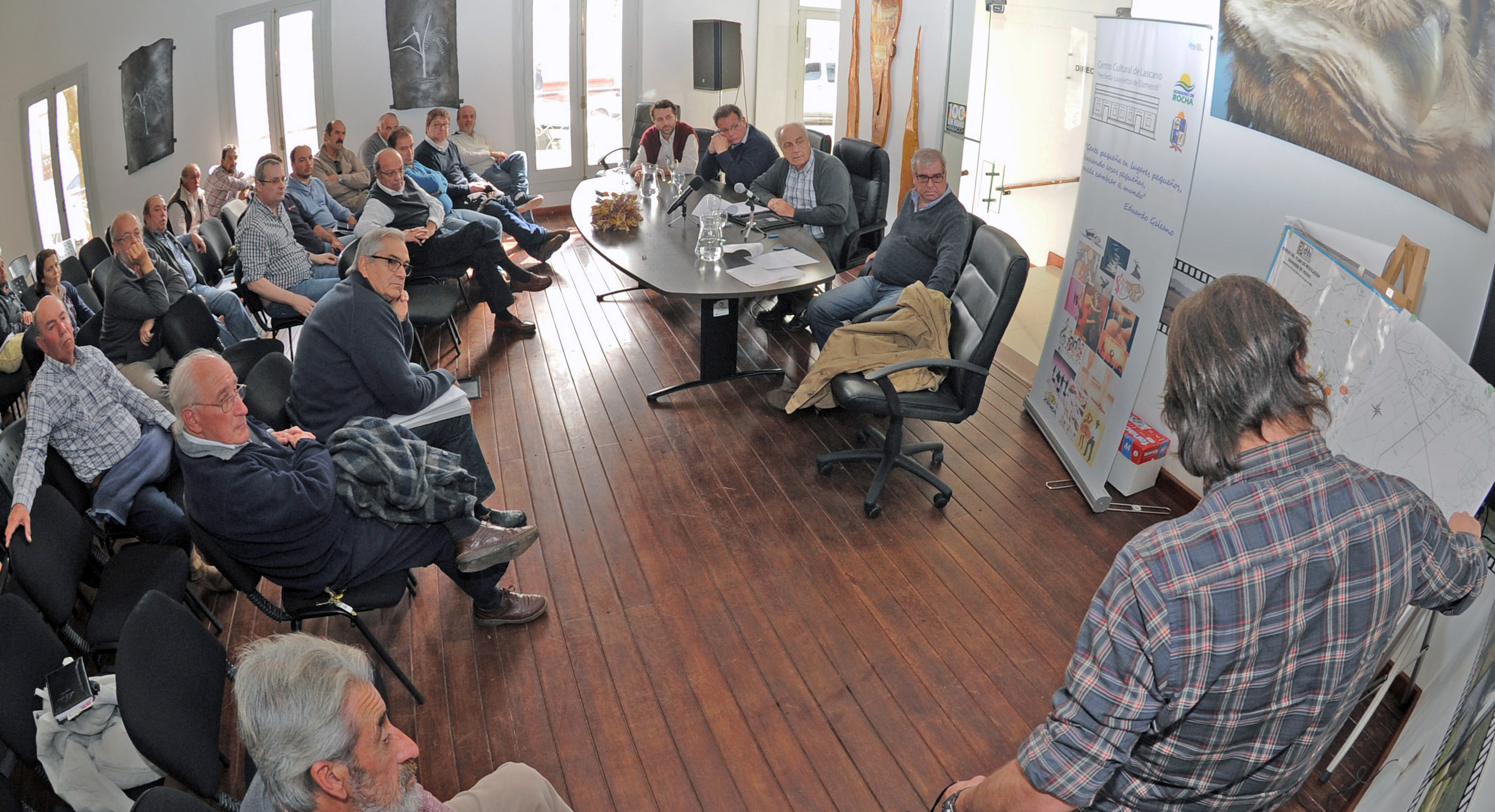 Exposición en la reunión sobre regulación hídrica de los bañados de Rocha