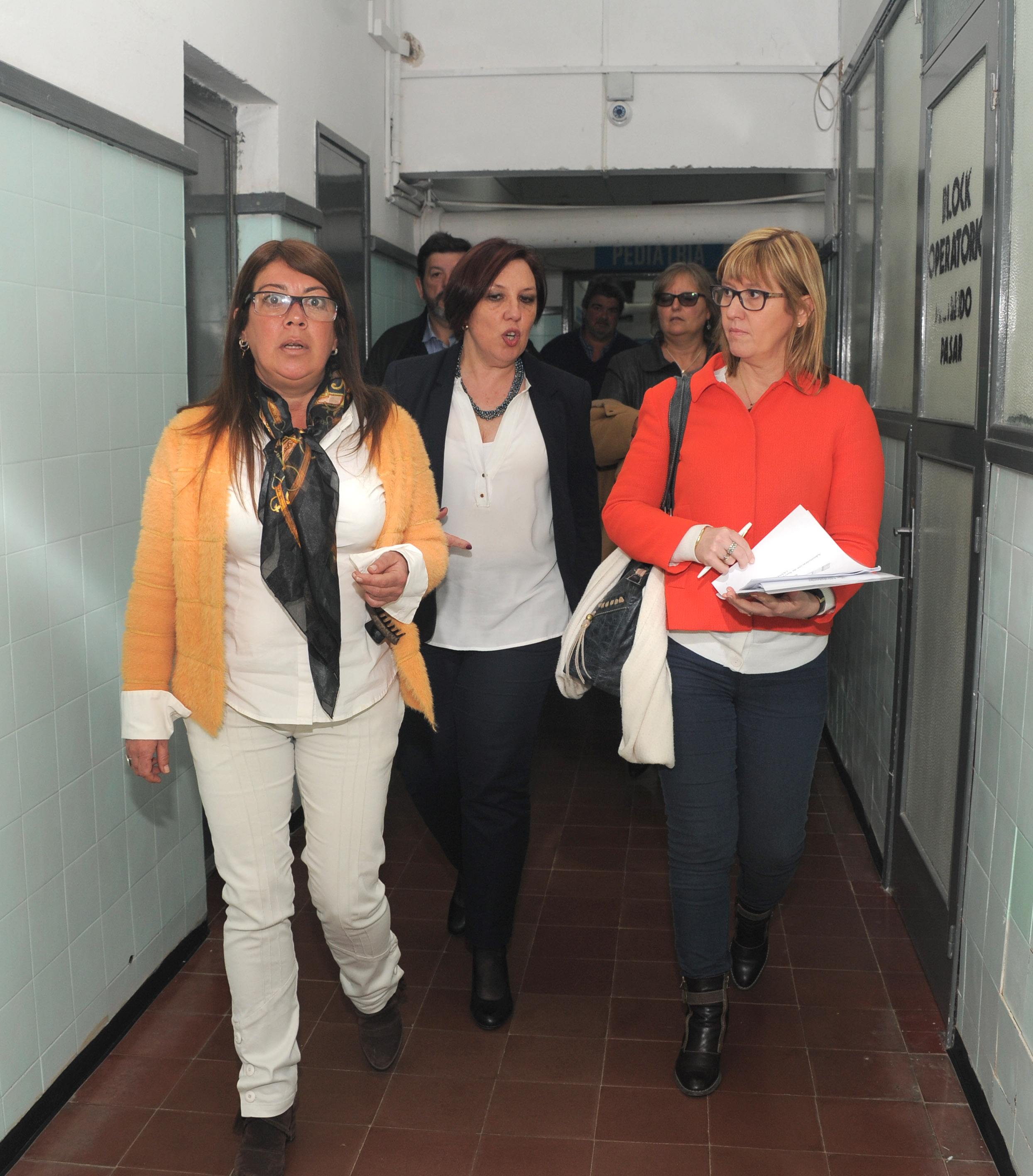 Directora del Hospital de Rocha, junto a la ministra interina, Cristina Lustember y la presidenta de ASSE, Susana Muniz