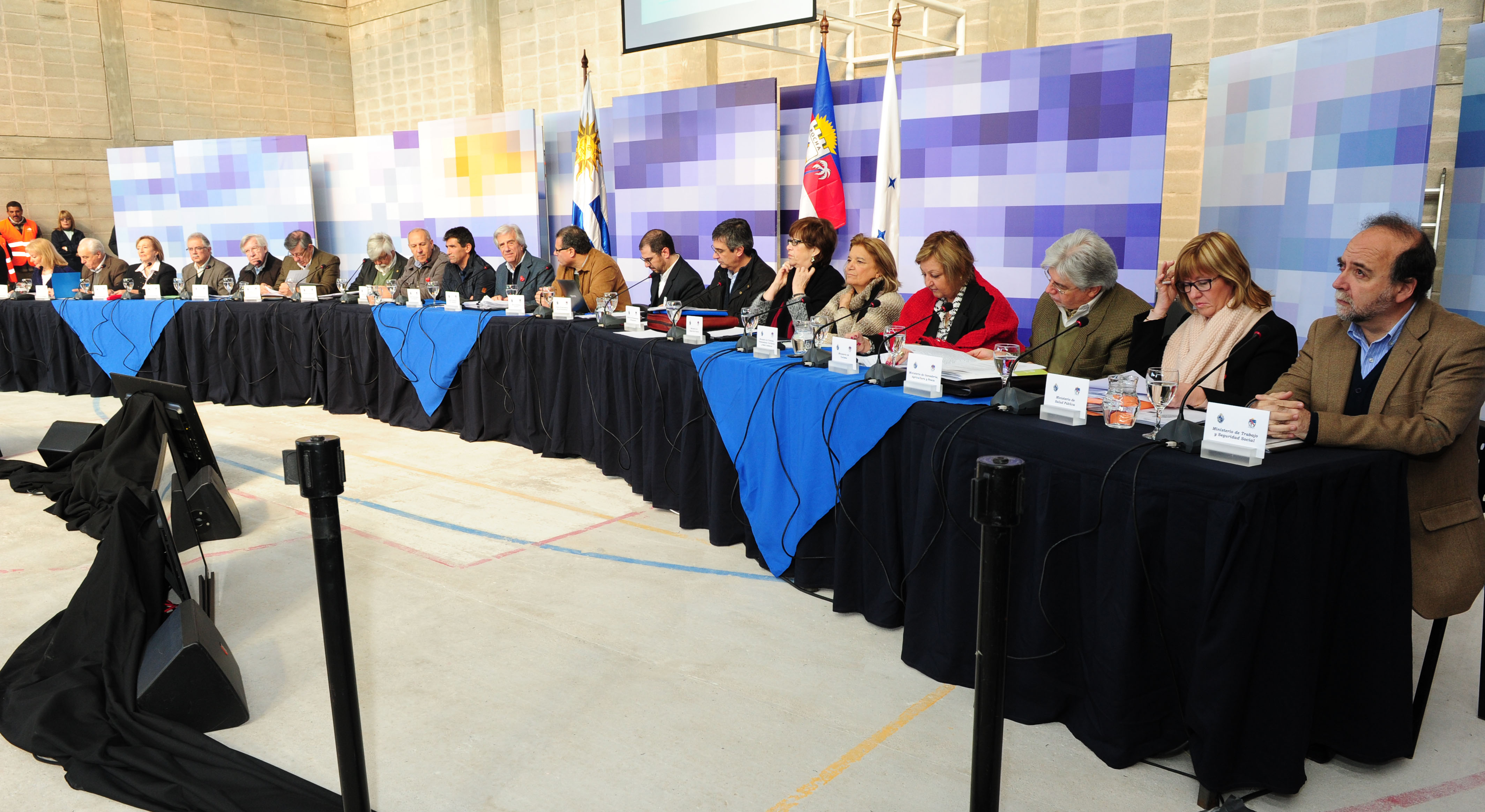 Gabinete ministerial en el Consejo de La Coronilla