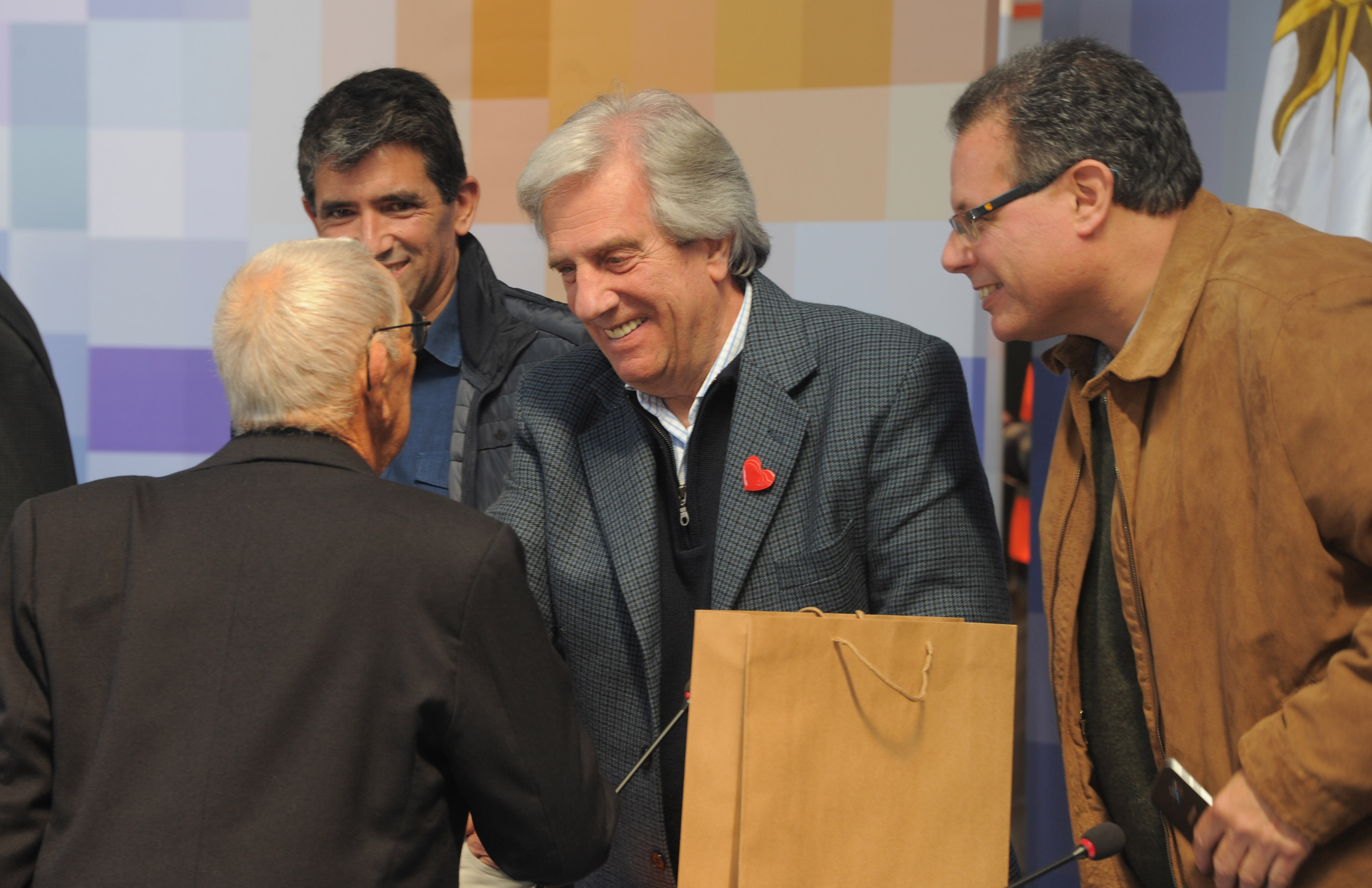 Vecino saluda al Presidente