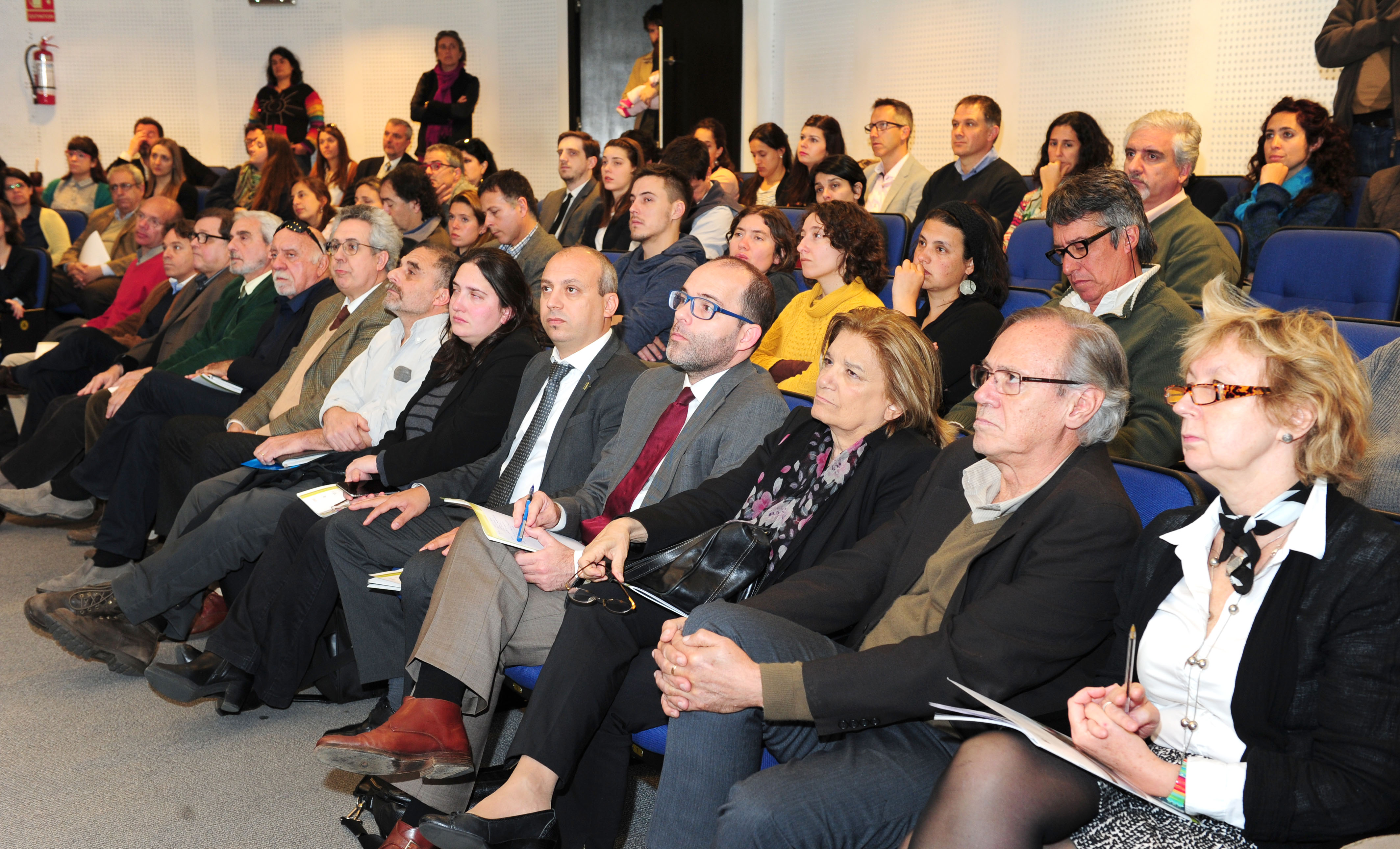 Autoridades entres los asistentes a la presentación