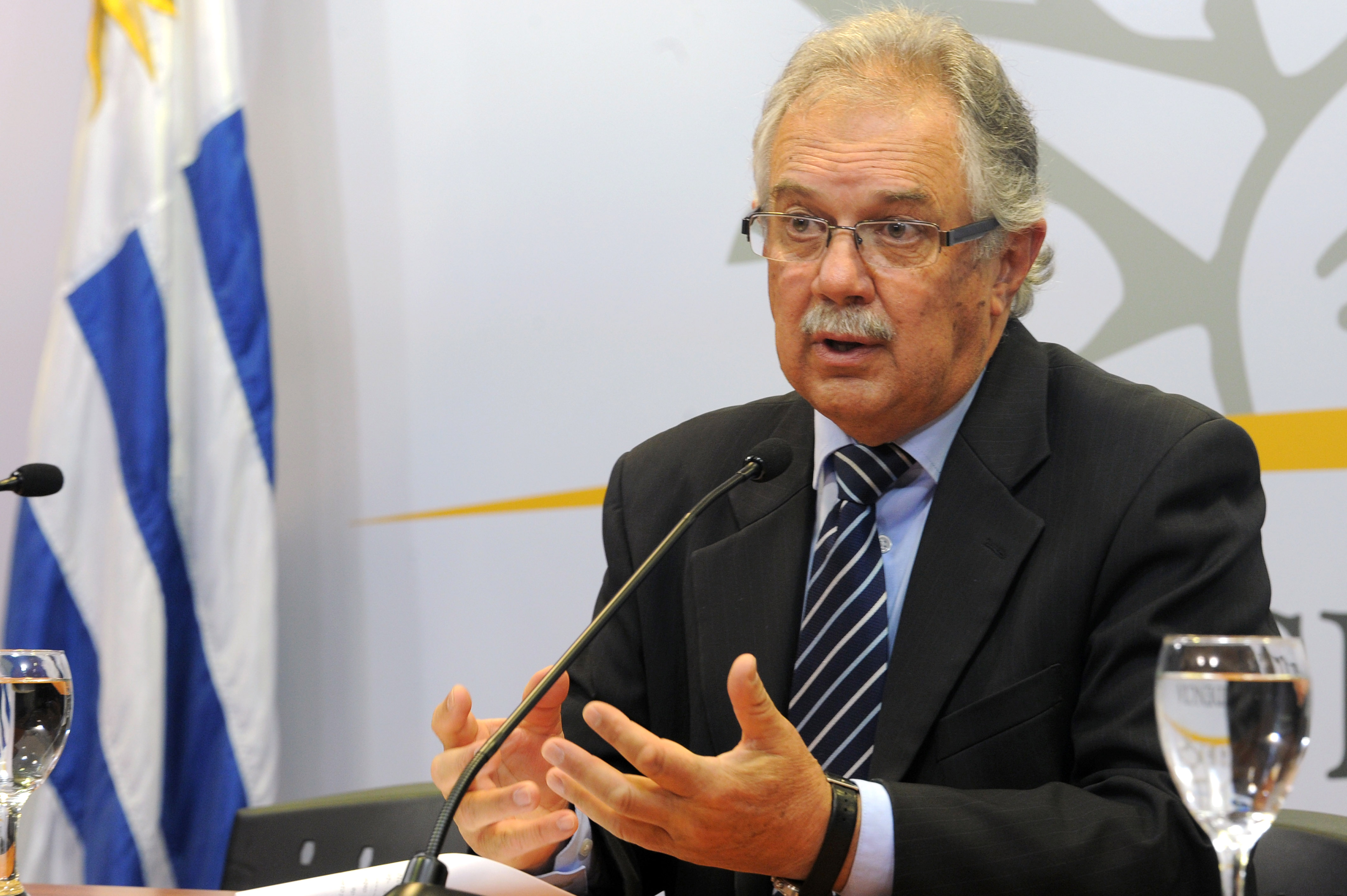 Ministro de Defensa, Jorge Menéndez