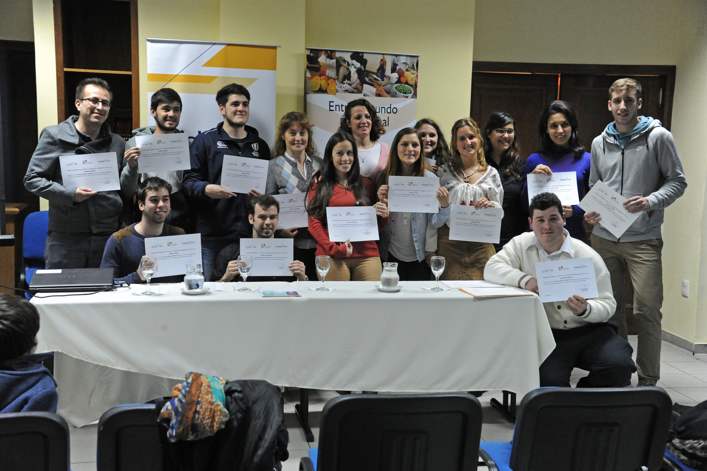 Egresados del curso de sistemas de reservas para la industria turística Sabre y Amadeus
