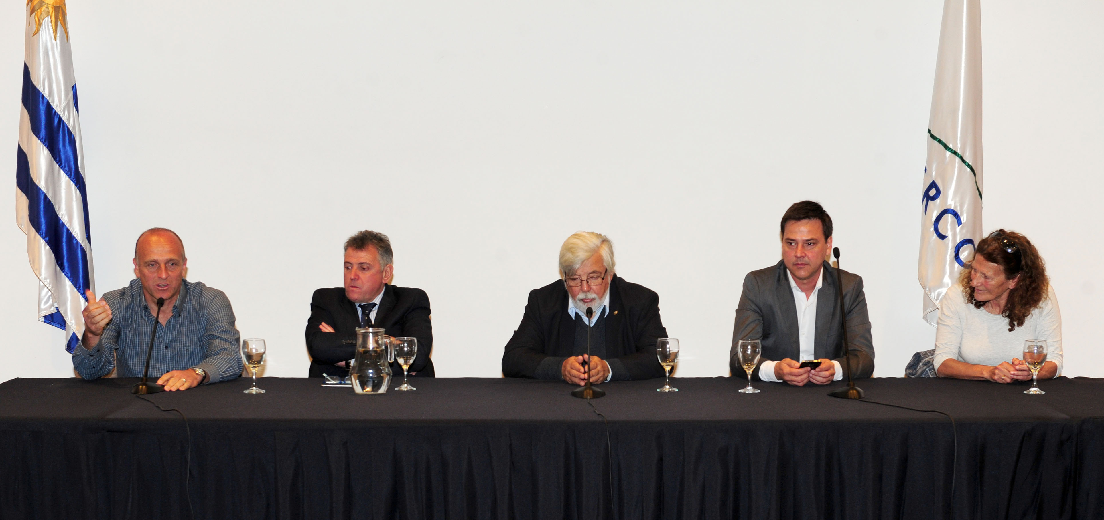 Fabián Coito, Wilmer Valdez, Eduardo Bonomi, Pablo Hernández y Marita Brum encabezan la mesa de autoridades