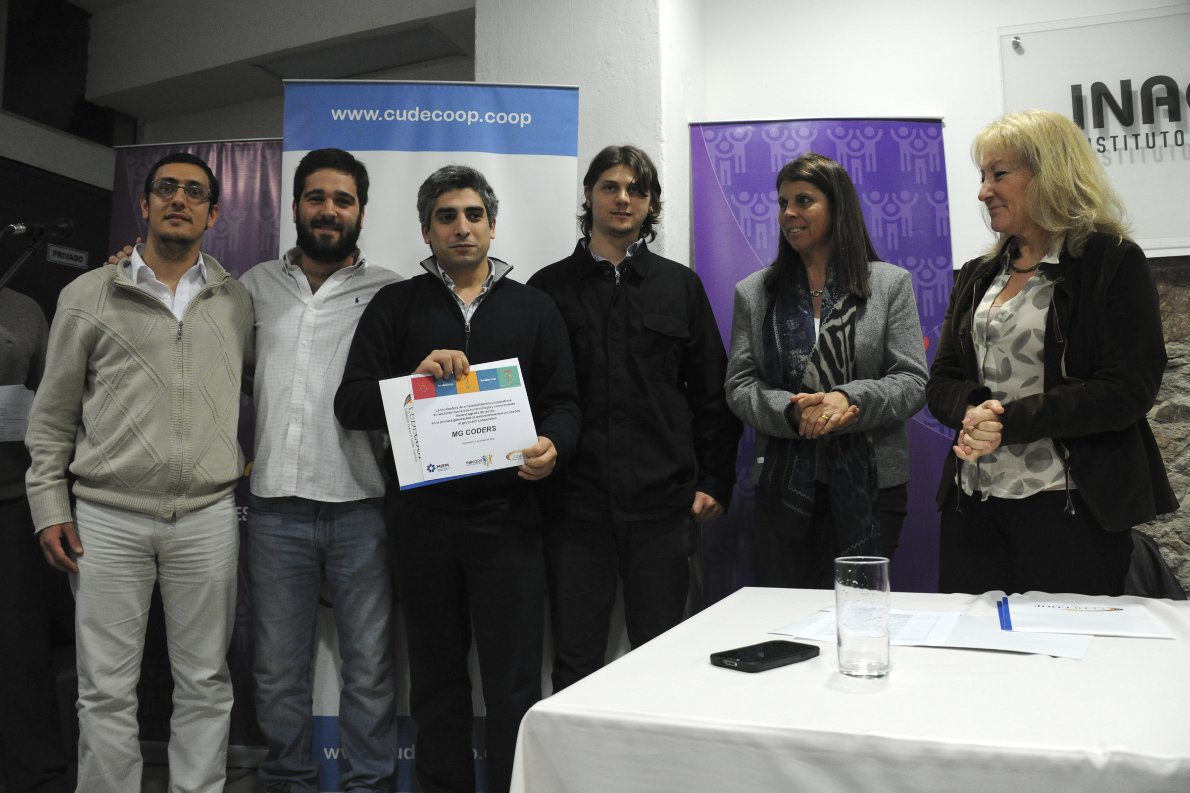 Entrega de premios a grupos seleccionados en la convocatoria “Emprender Juntos 2016”