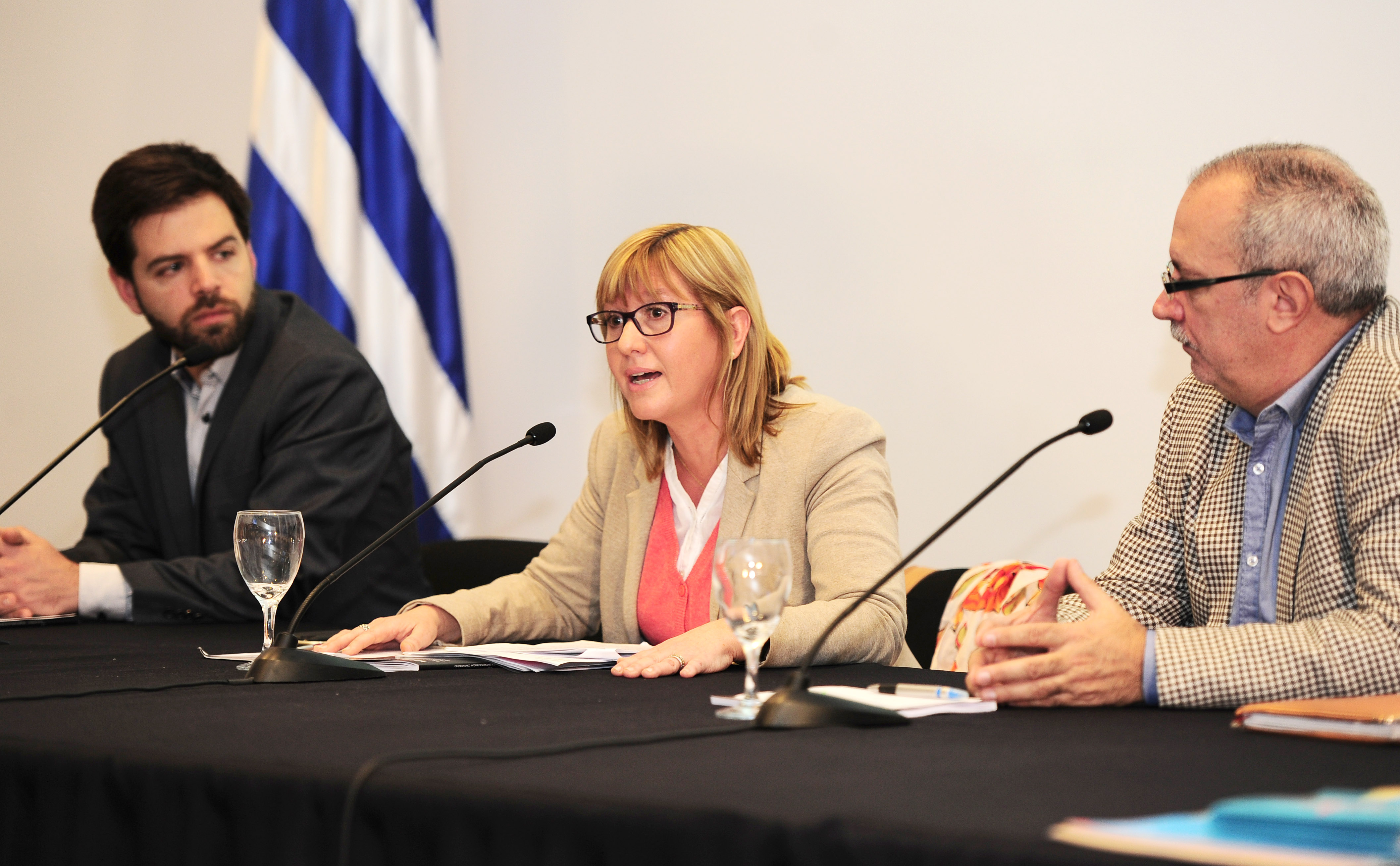 Subsecretaria de Salud Pública, Cristina Lustemberg se dirige a los presentes