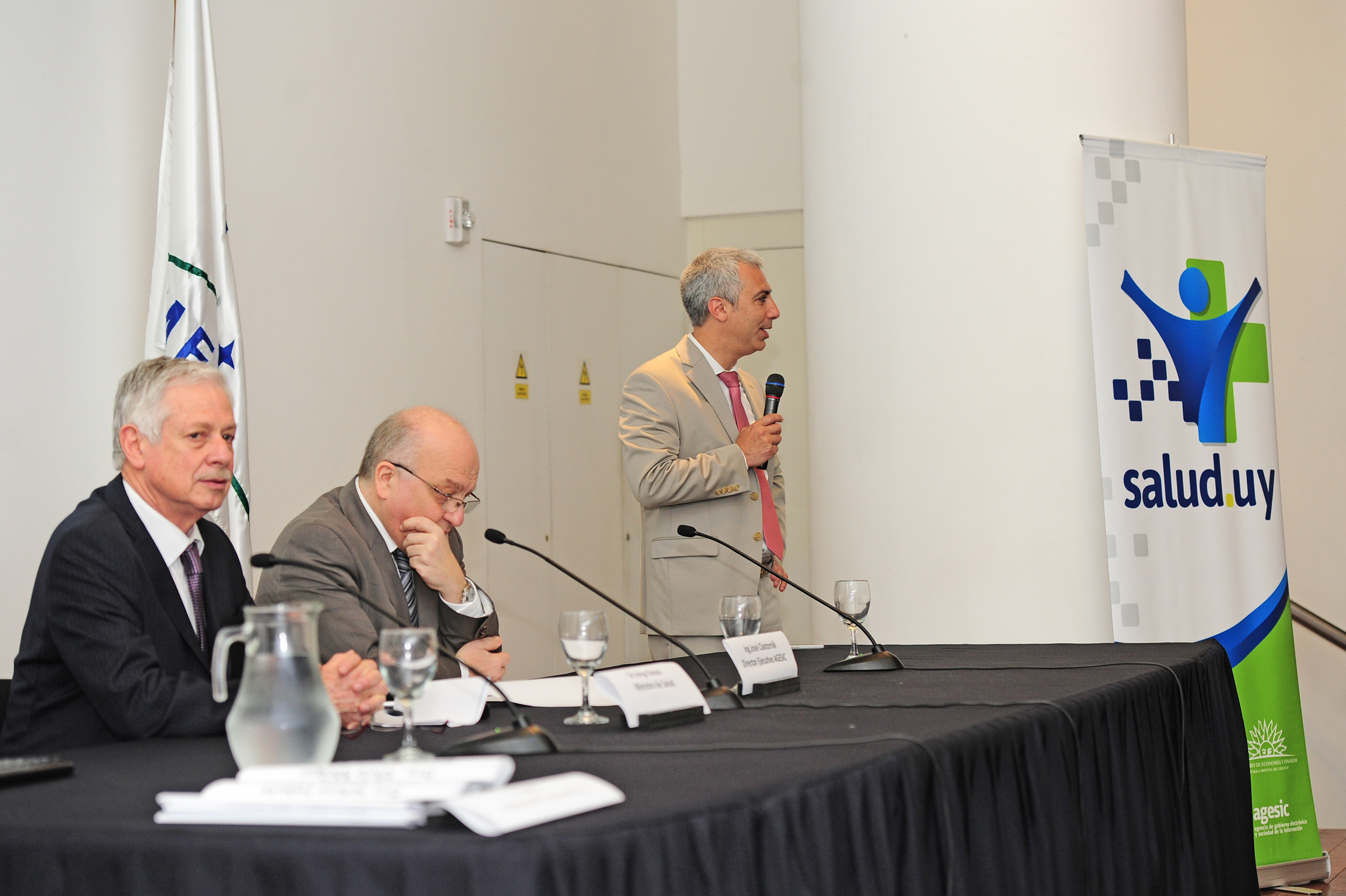 Inicio de la presentación del modelo unificado de la Historia Clínica Electrónica Nacional