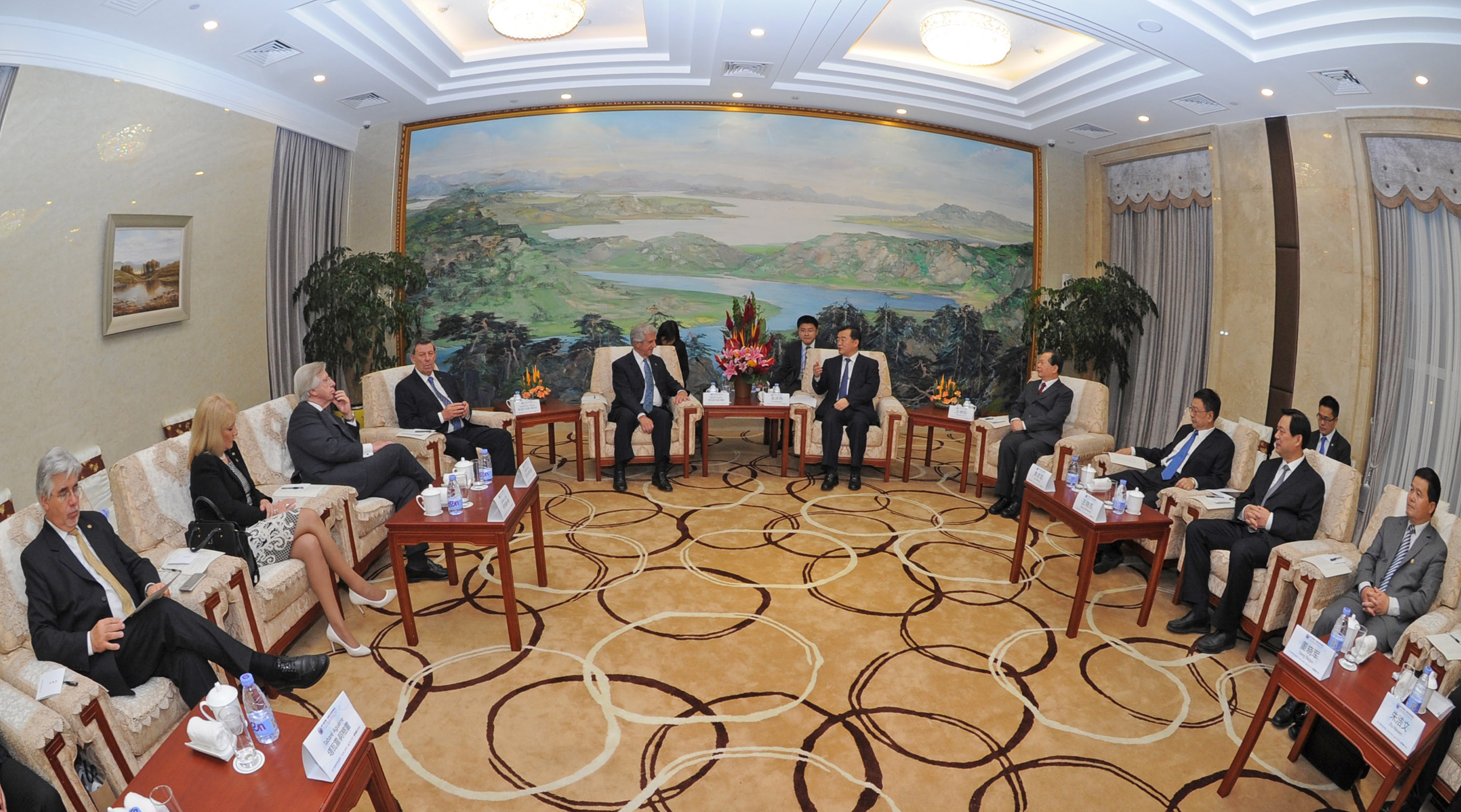 Reunión de la Comitiva Oficial con autoridades de la provincia de Hebei, Zhang Qingwei