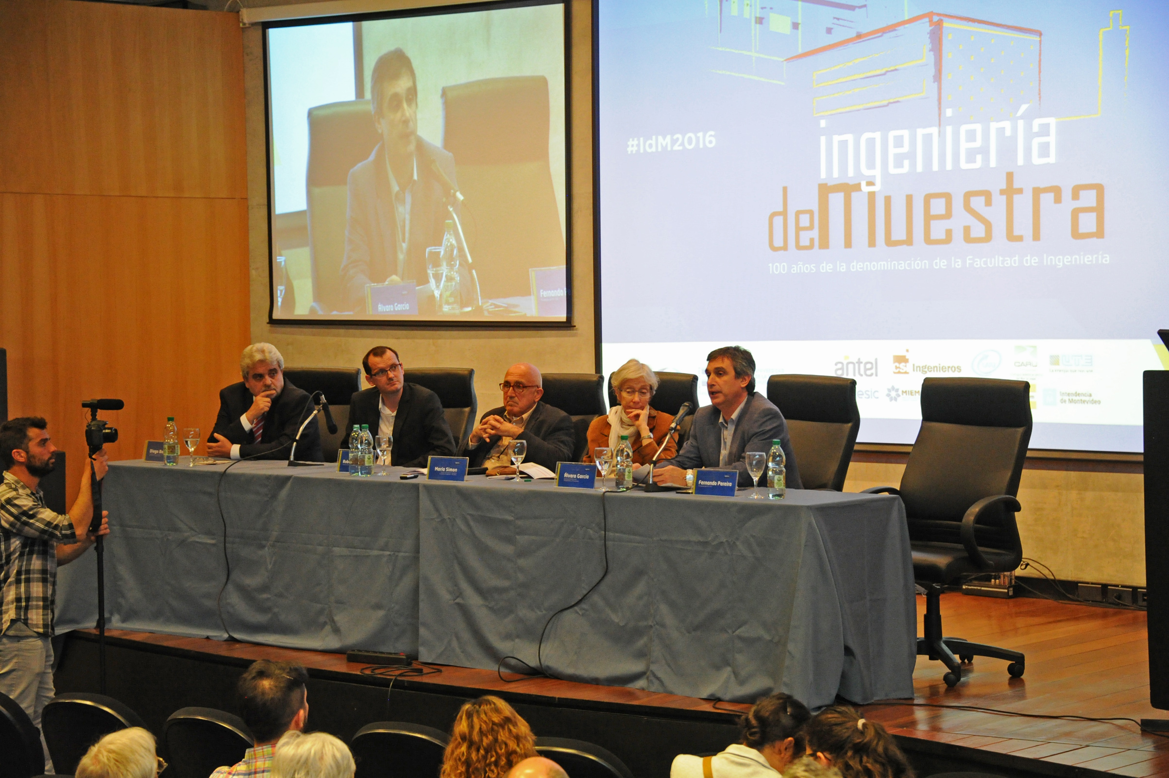 Director de la Oficina de Planeamiento y Presupuesto, Álvaro García, haciendo uso de la palabra