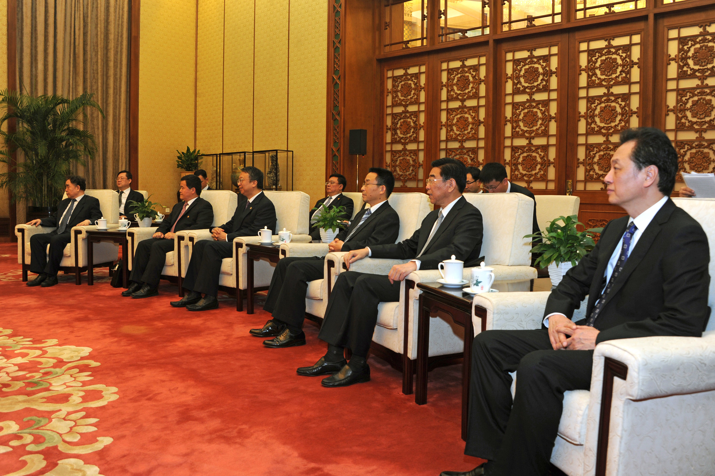 Presidente Vázquez y comitiva oficial se reunieron con el presidente de la Asamblea Popular Nacional de China, Zhang Dejiang