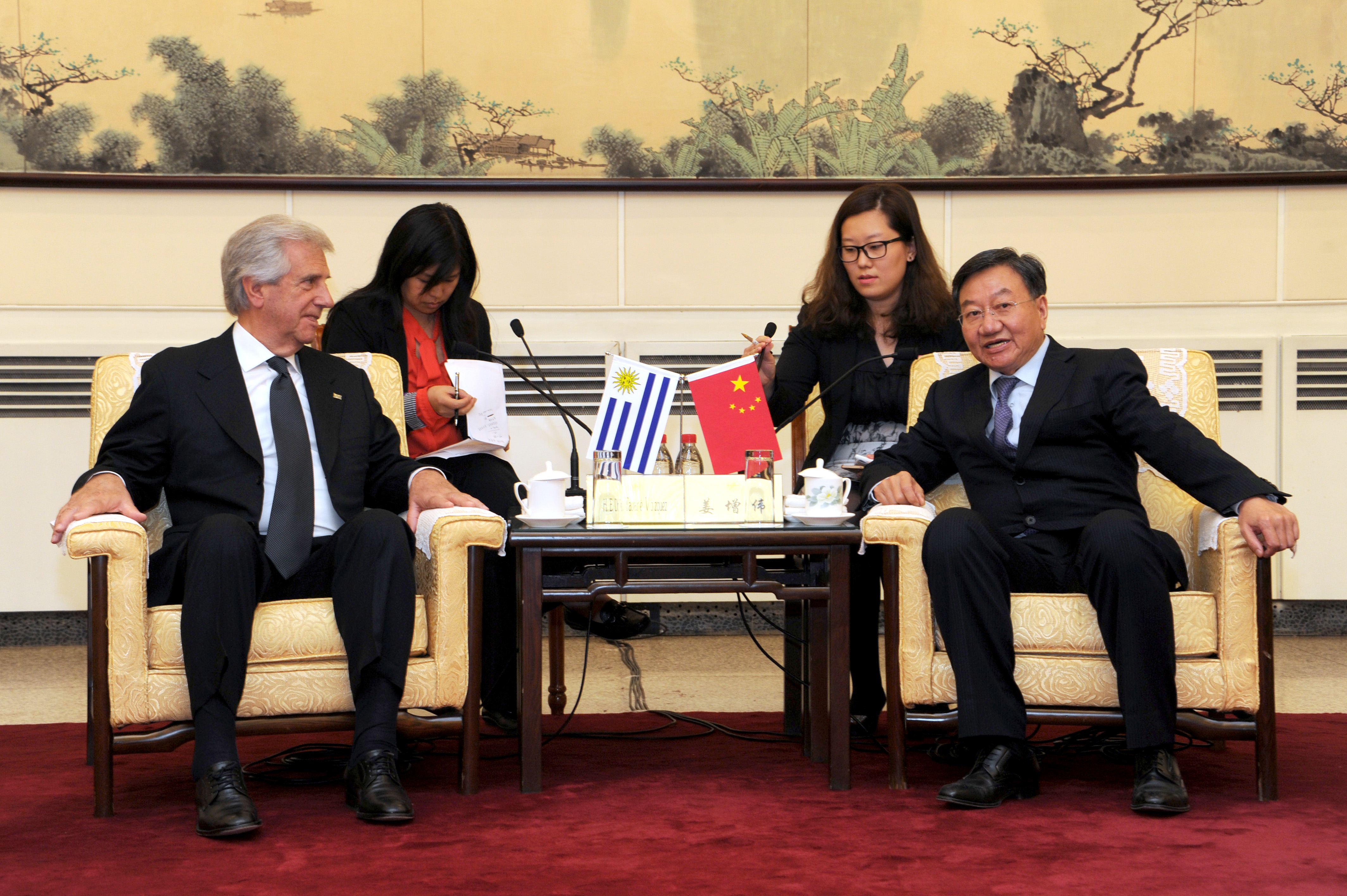 Audiencia del Presidente Vázquez con el presidente de CCPIT, Jiang Zengwei