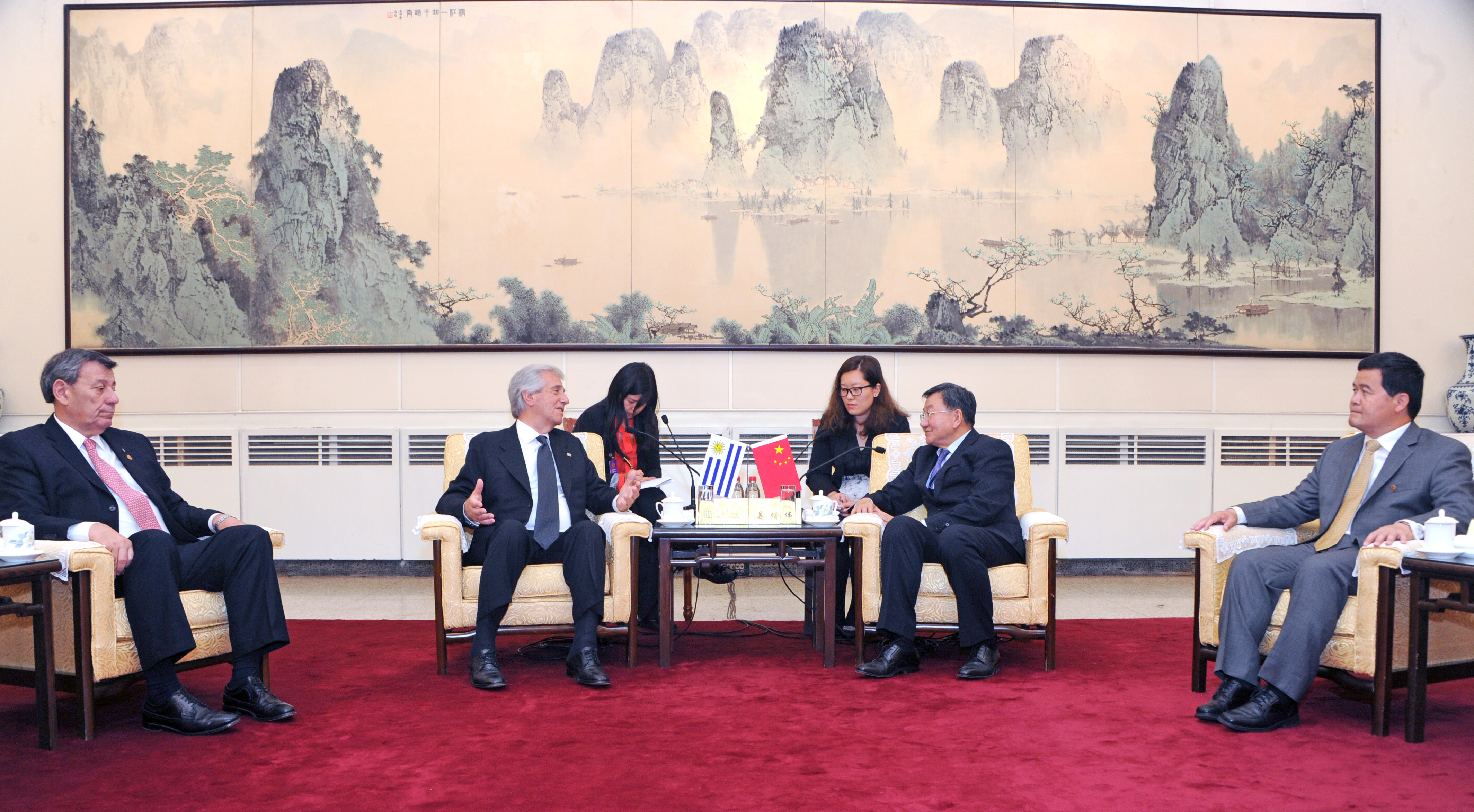 Audiencia del Presidente Vázquez con el presidente de CCPIT, Jiang Zengwei