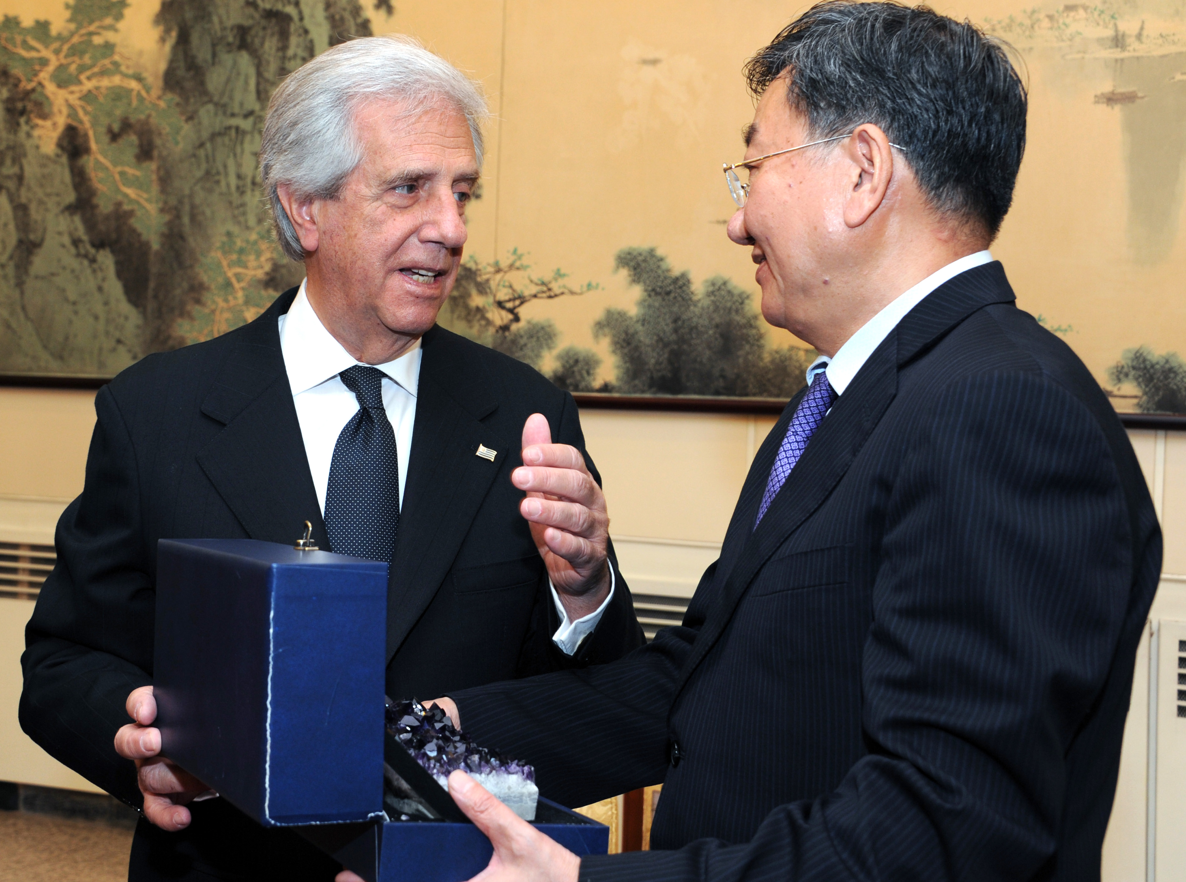Audiencia del Presidente Vázquez con el presidente de CCPIT, Jiang Zengwei