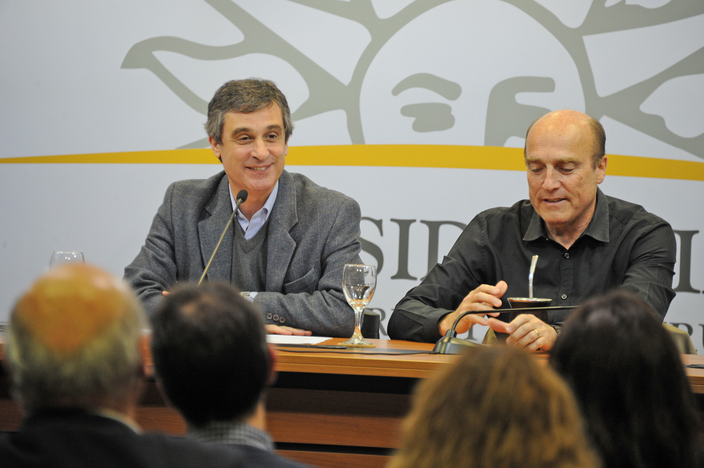 Director de OPP, Álvaro García, haciendo uso de la palabra
