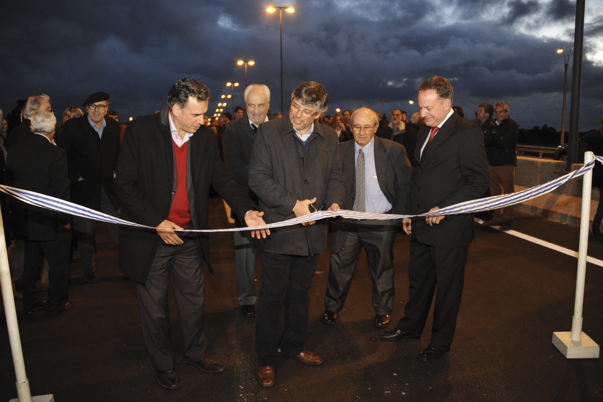 Rossi inauguró intercambiador en la intersección de rutas 5 y 48, que insumió 11 millones de dólares