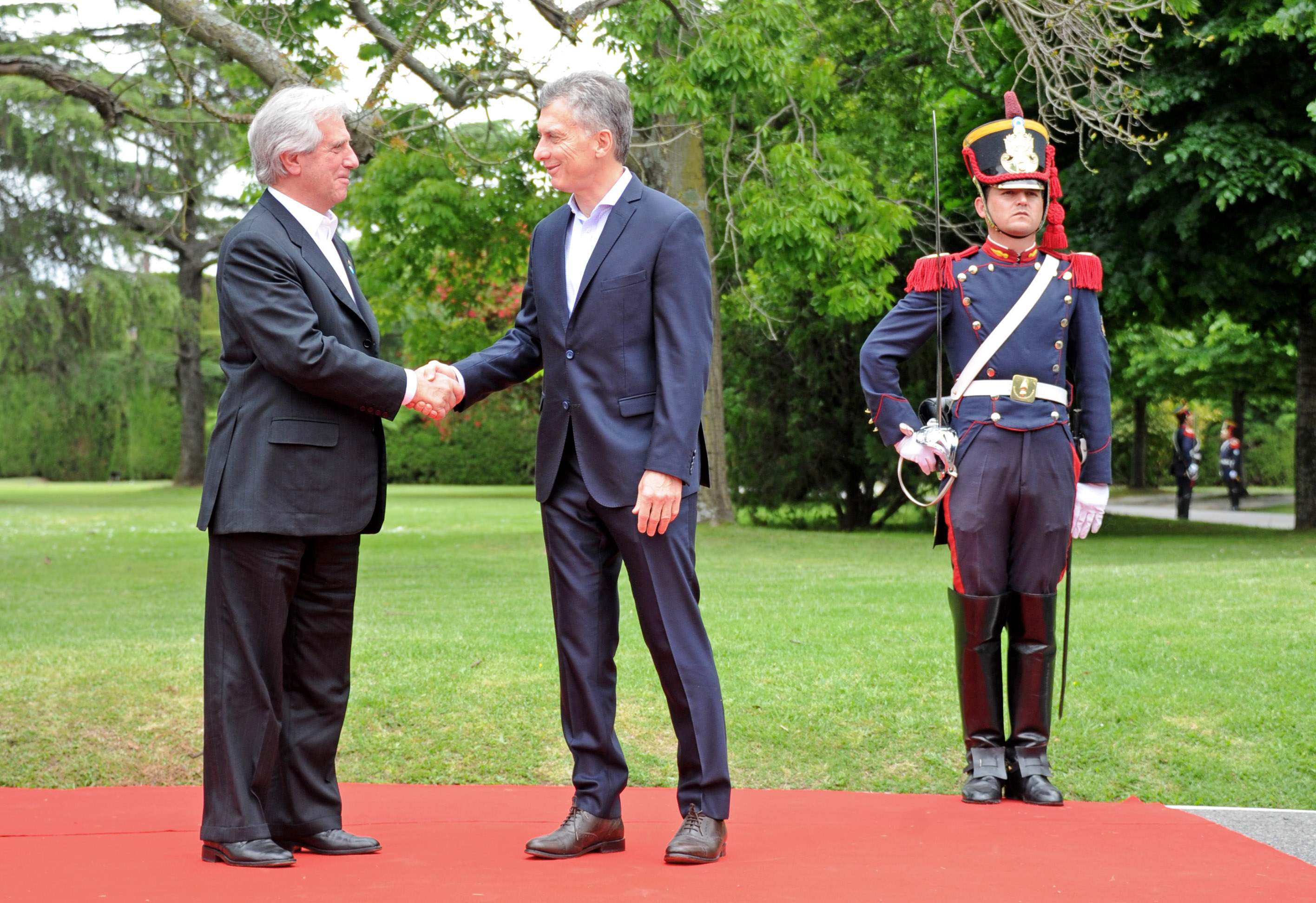 Tabaré Vázquez es recibido por Mauricio Macri en la Quinta de Olivos