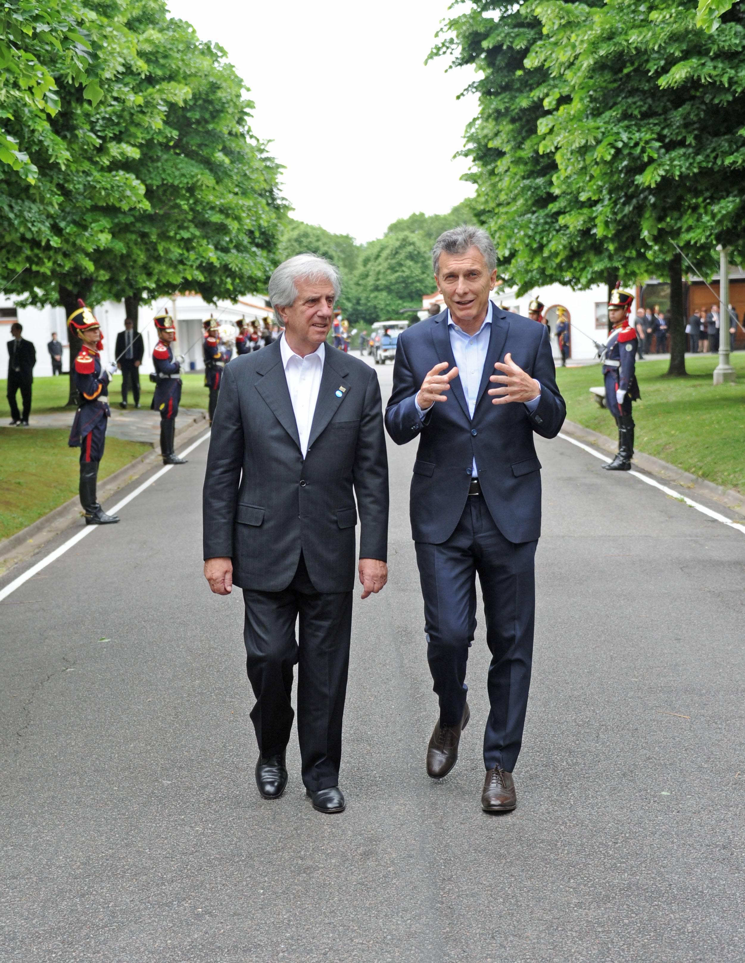Ambos presidentes recorren la Quinta de Olivos