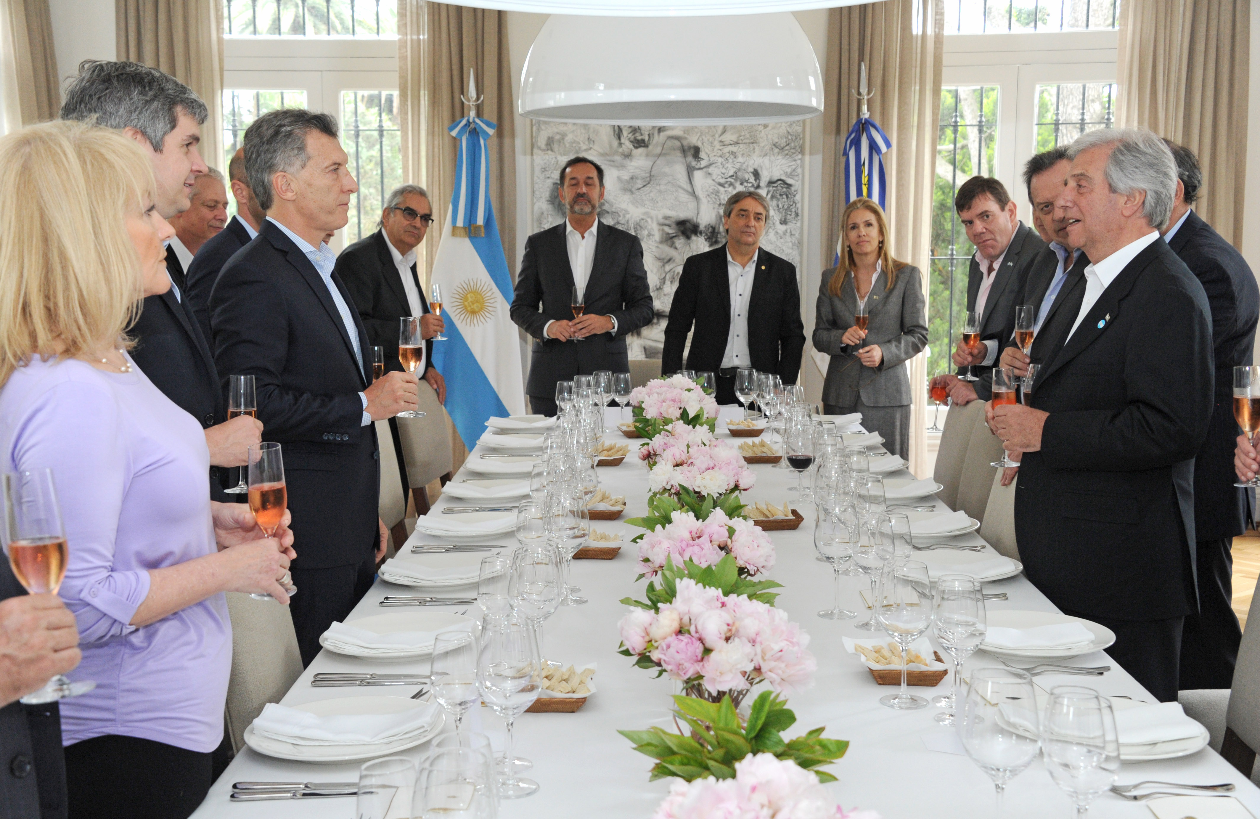 Brindis entre ambas delegaciones