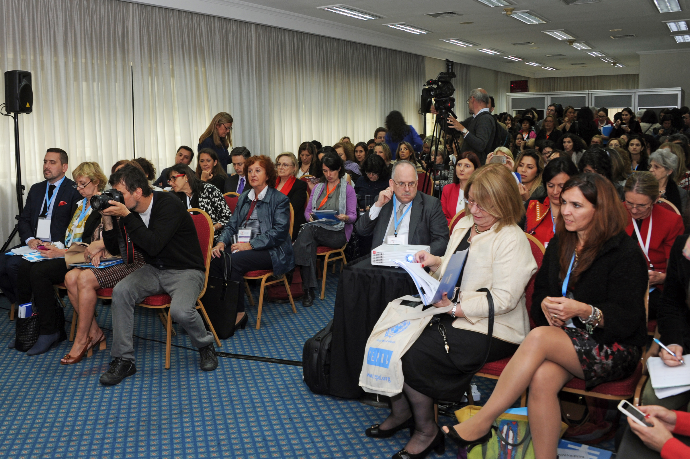 Asistentes a la conferencia