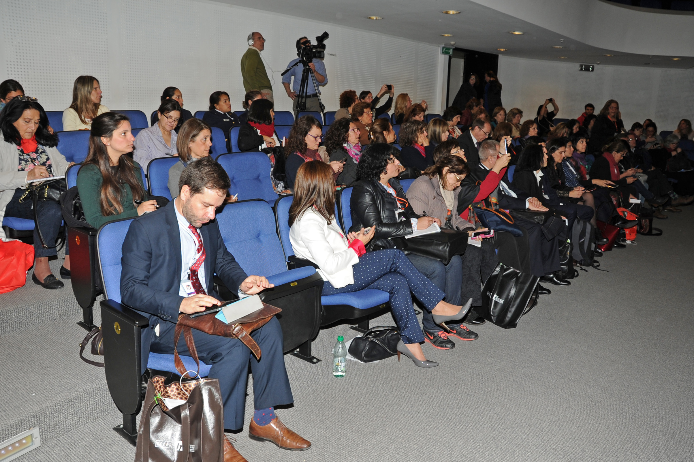Asistentes a la conferencia