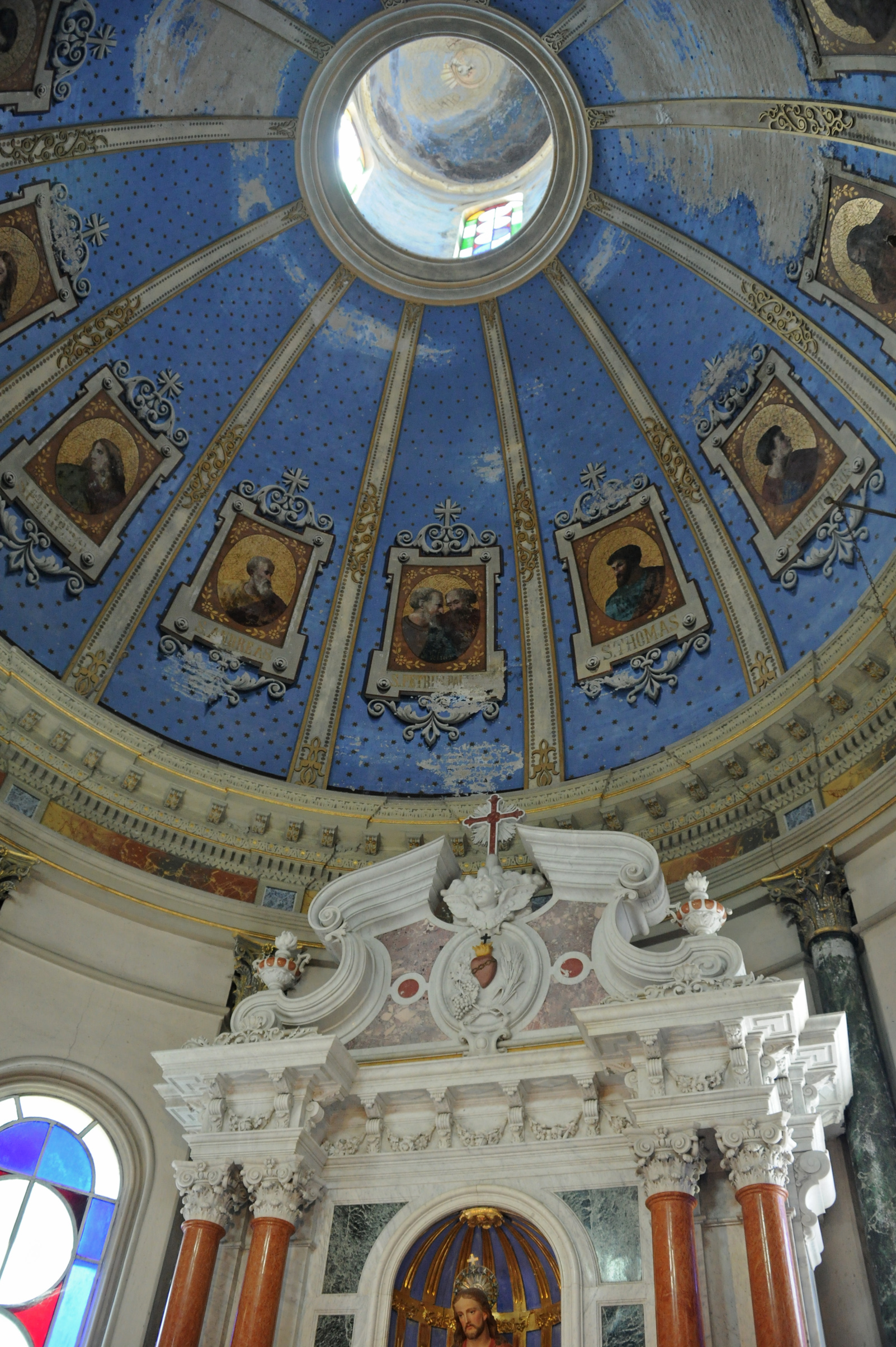 Interior de la Catedral de San José