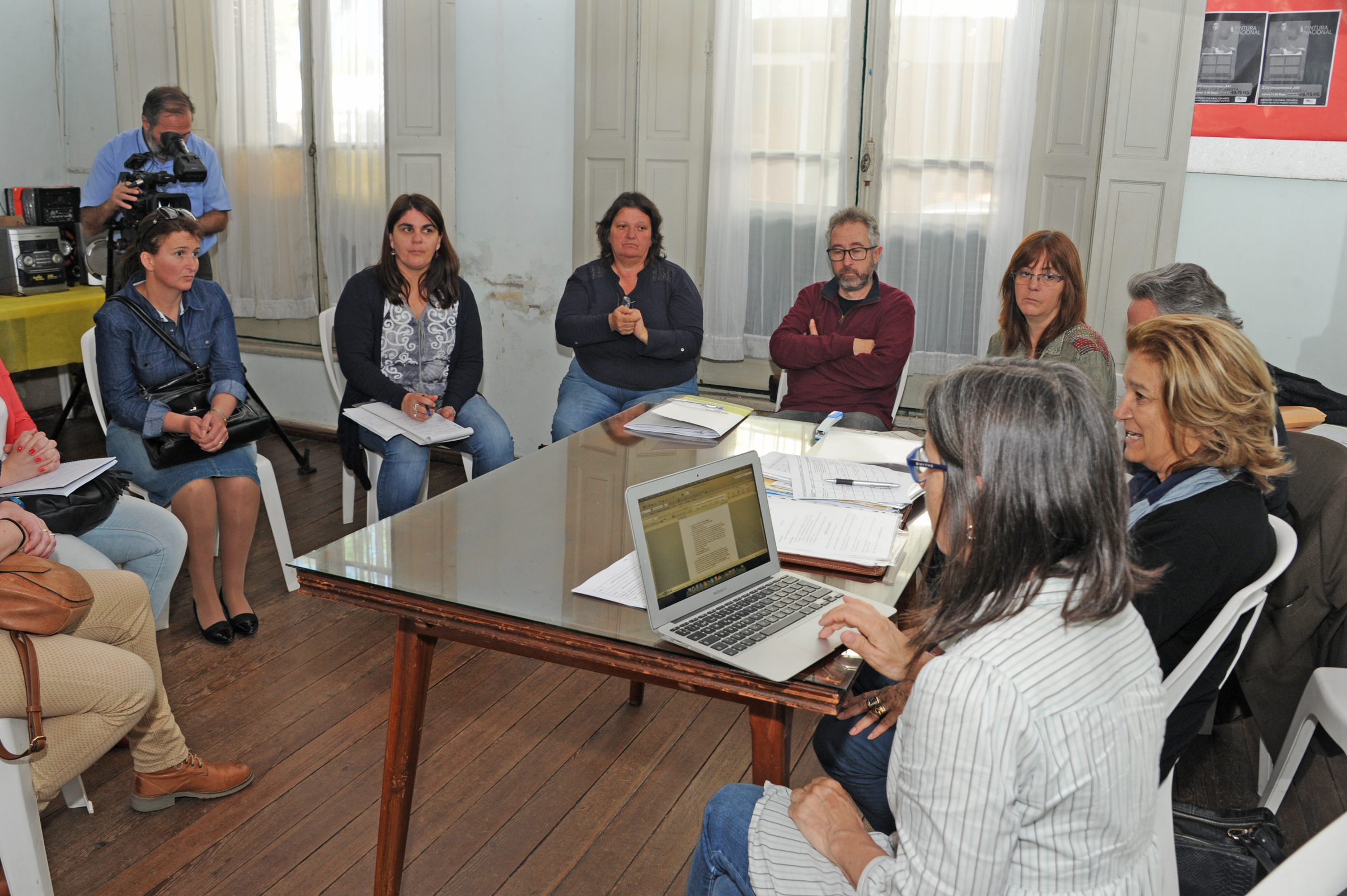 Ministra Eneida de León con organizaciones sociales de San José
