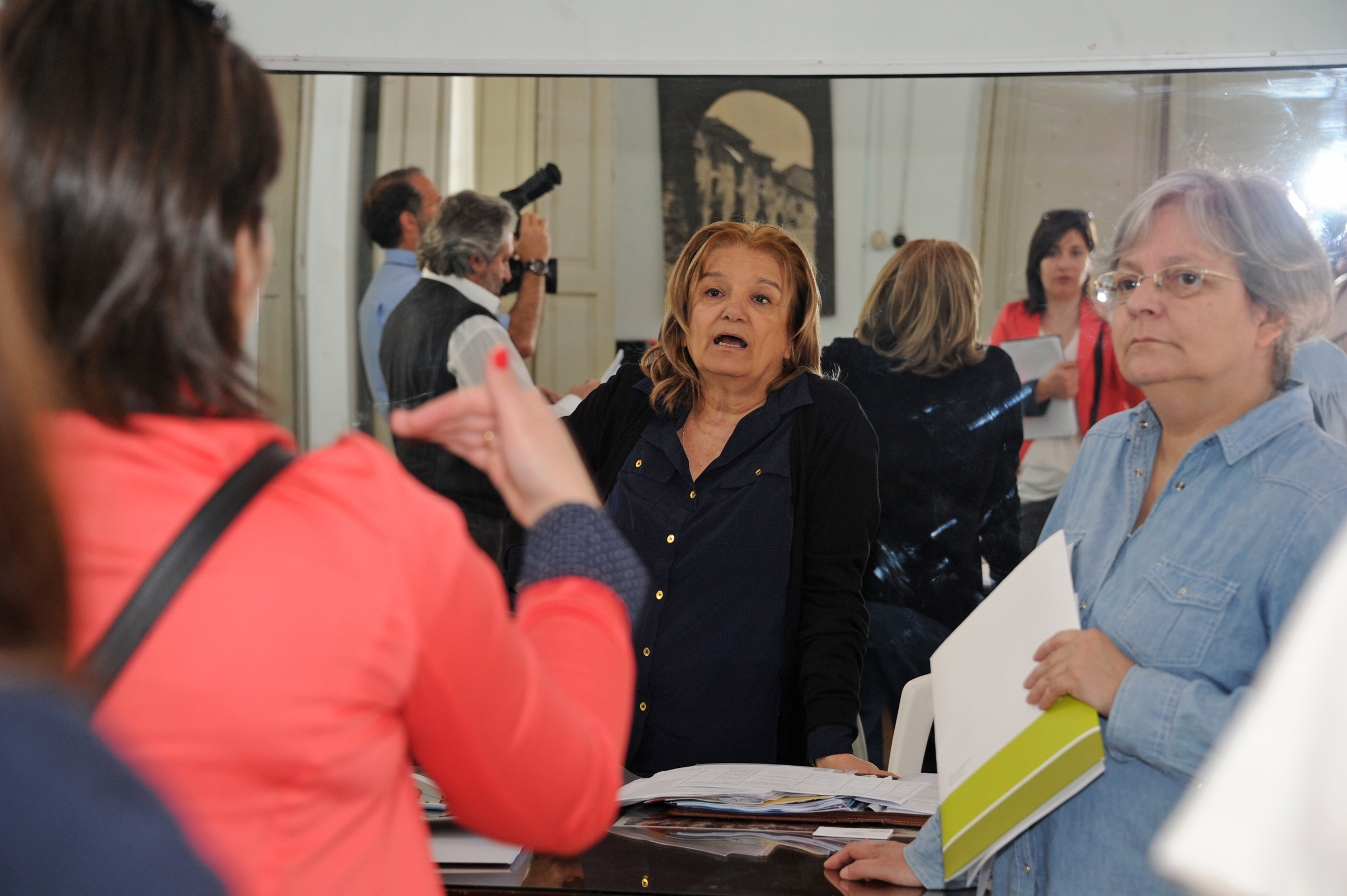 Ministra Eneida de León con organizaciones sociales de San José