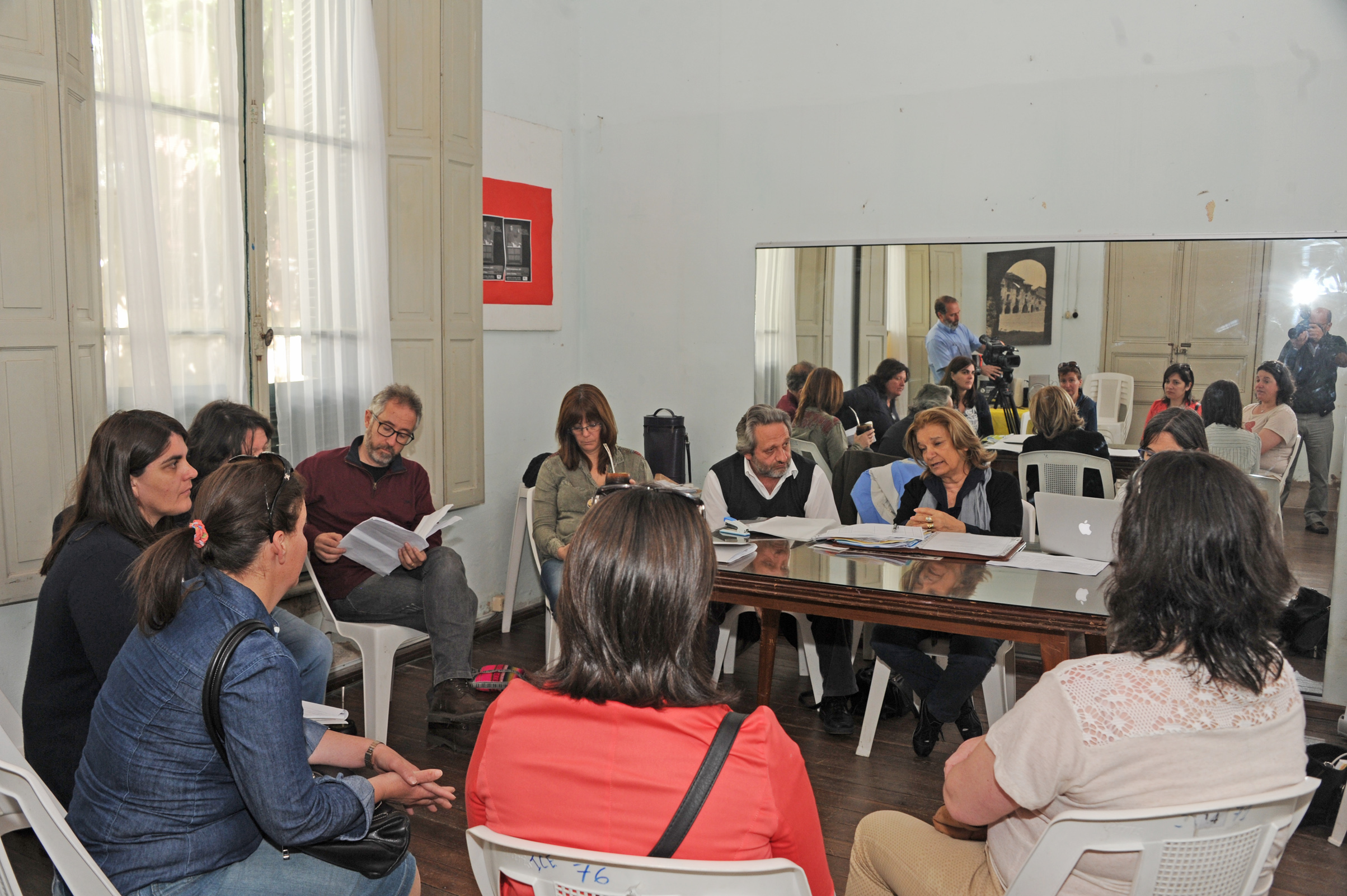 Ministra Eneida de León con organizaciones sociales de San José