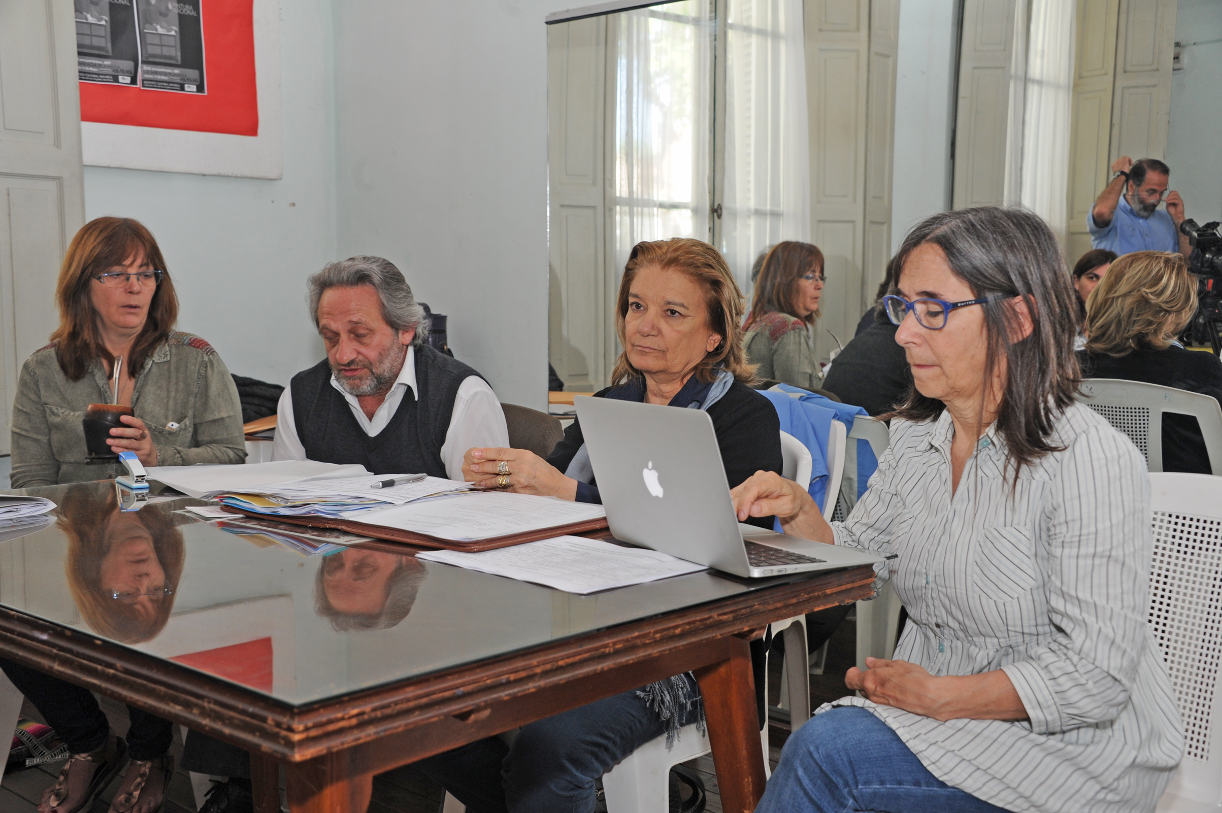 Ministra Eneida de León con organizaciones sociales de San José