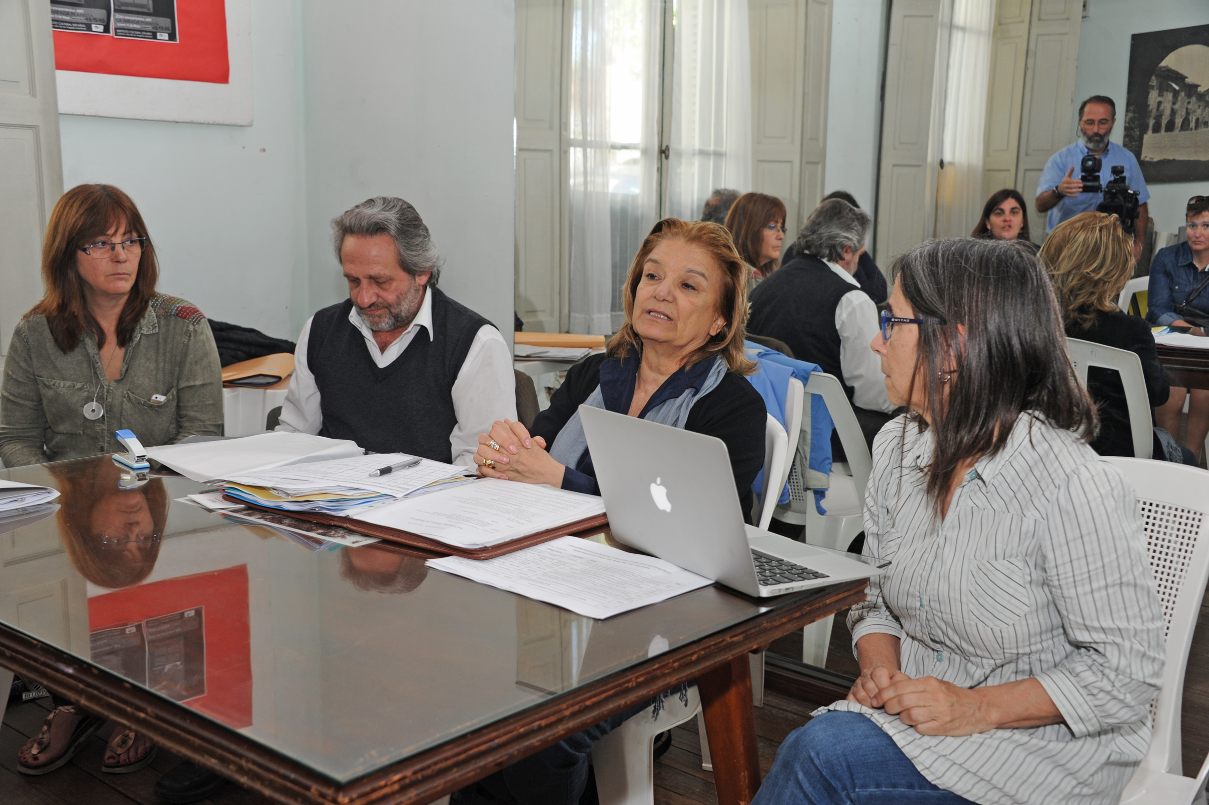 Ministra Eneida de León con organizaciones sociales de San José