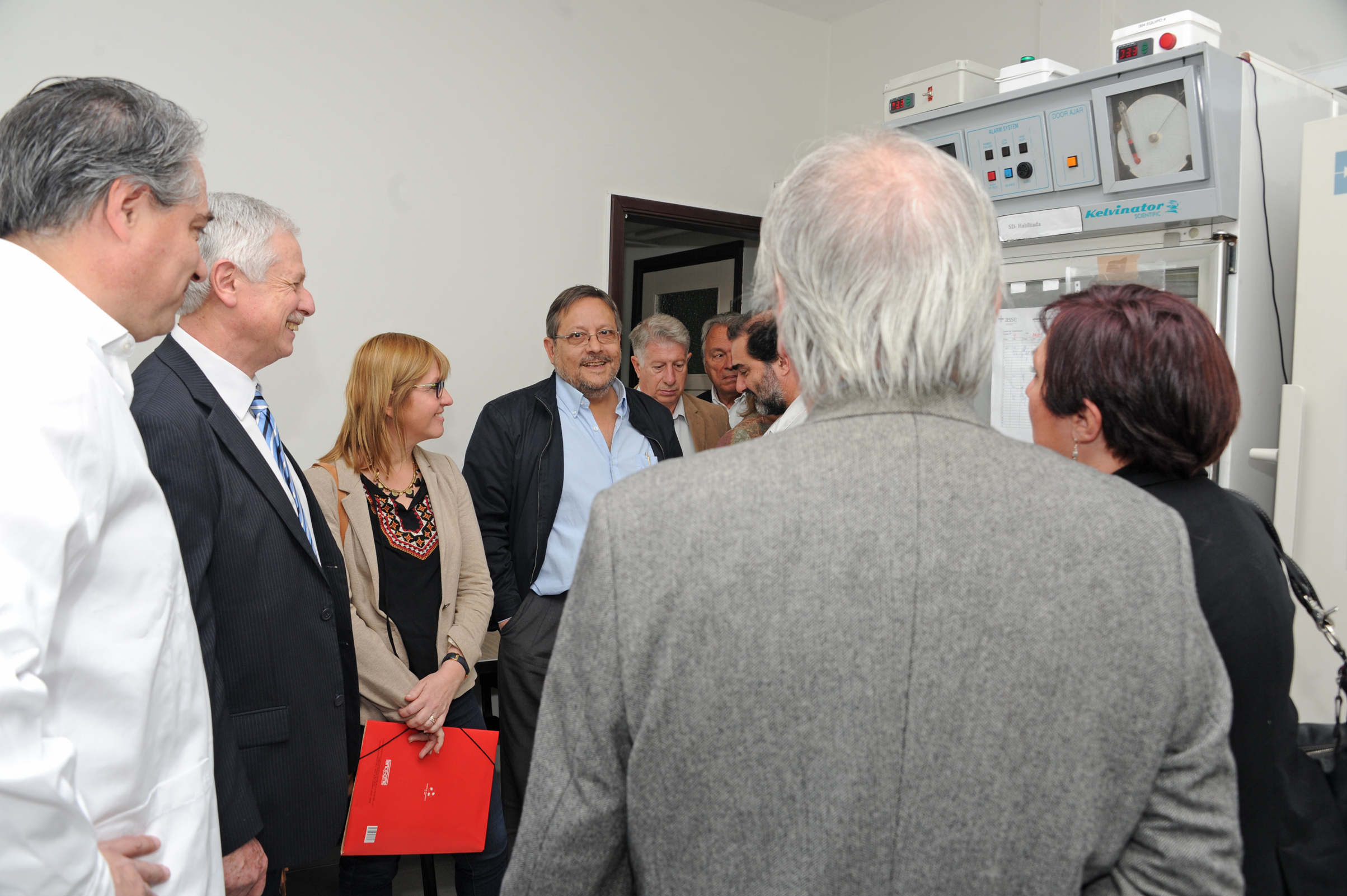 Ministro Jorge Basso y autoridades de Salud visitan Hospital de San José