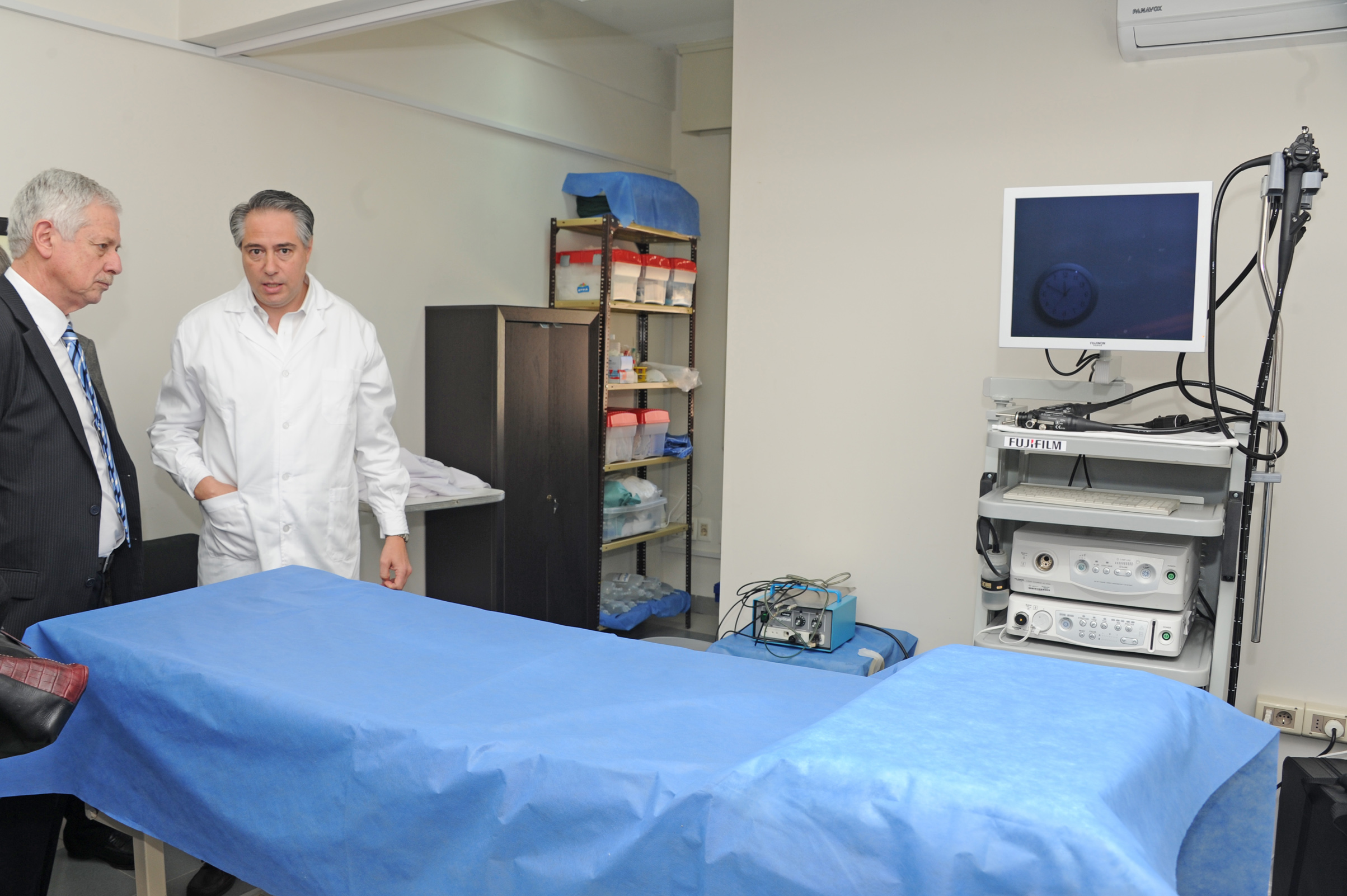 Ministro Jorge Basso y autoridades de Salud visitan Hospital de San José
