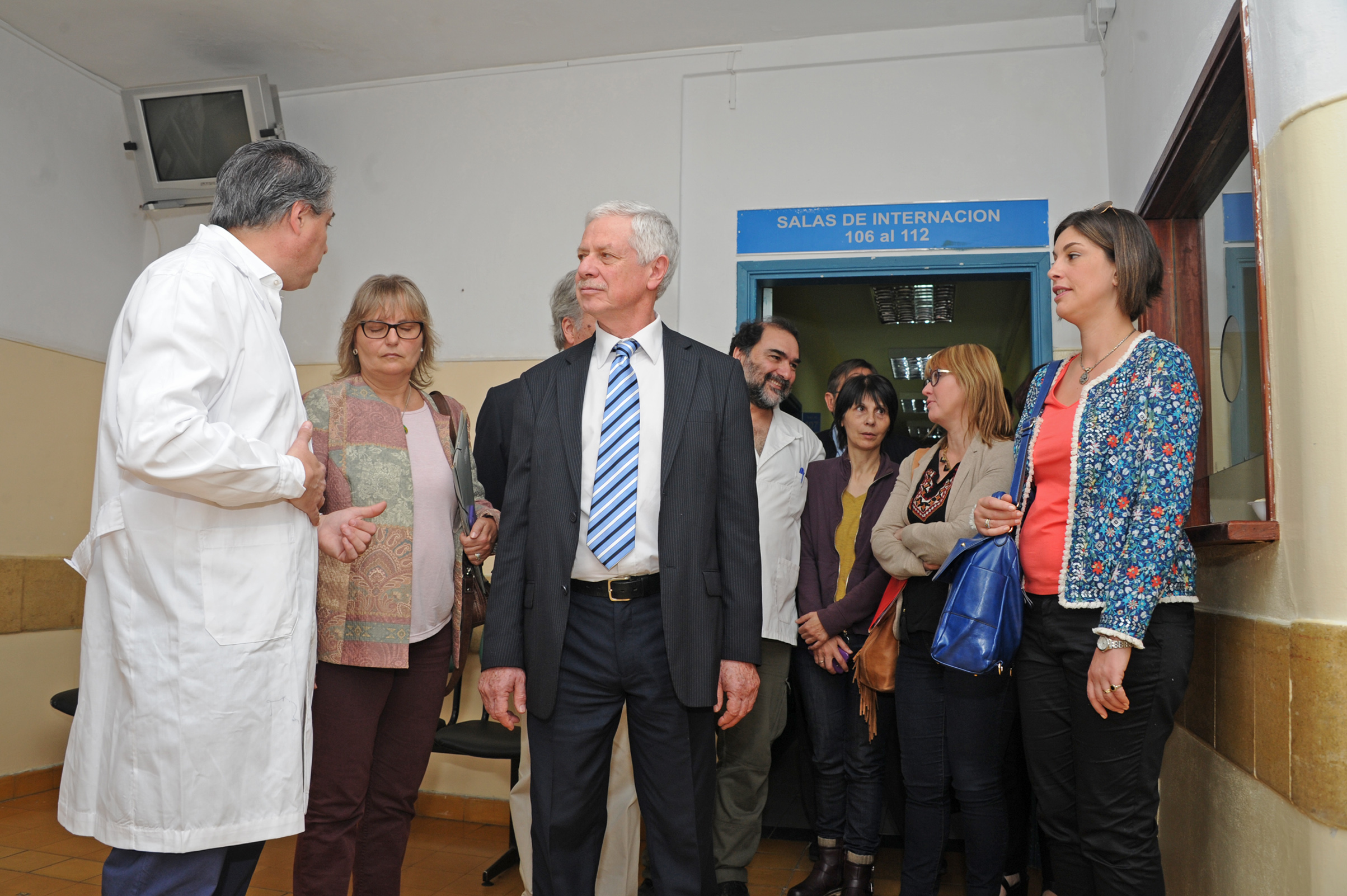 Ministro Jorge Basso y autoridades de Salud visitan Hospital de San José