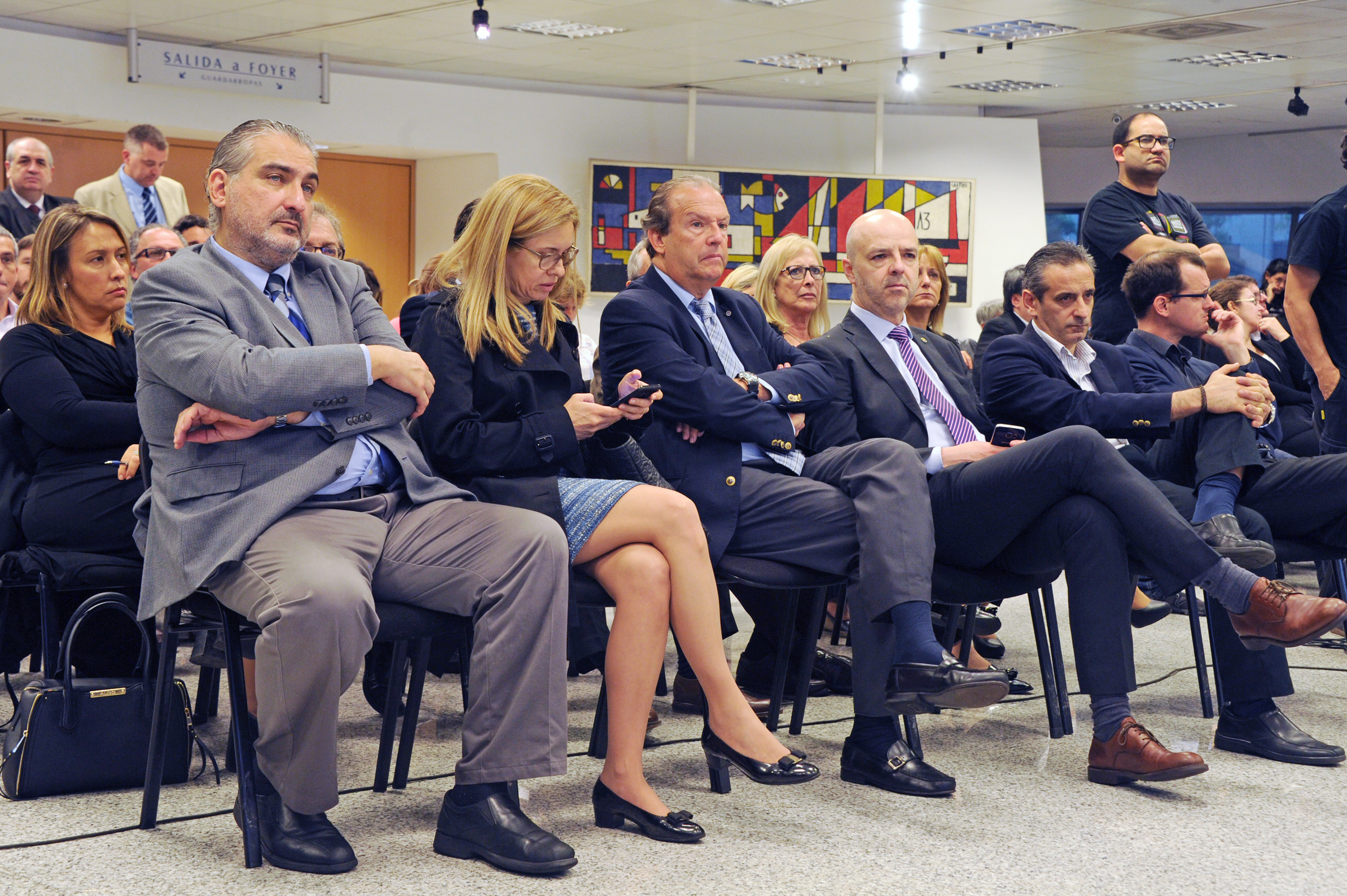 Autoridades asistentes al evento de lanzamiento