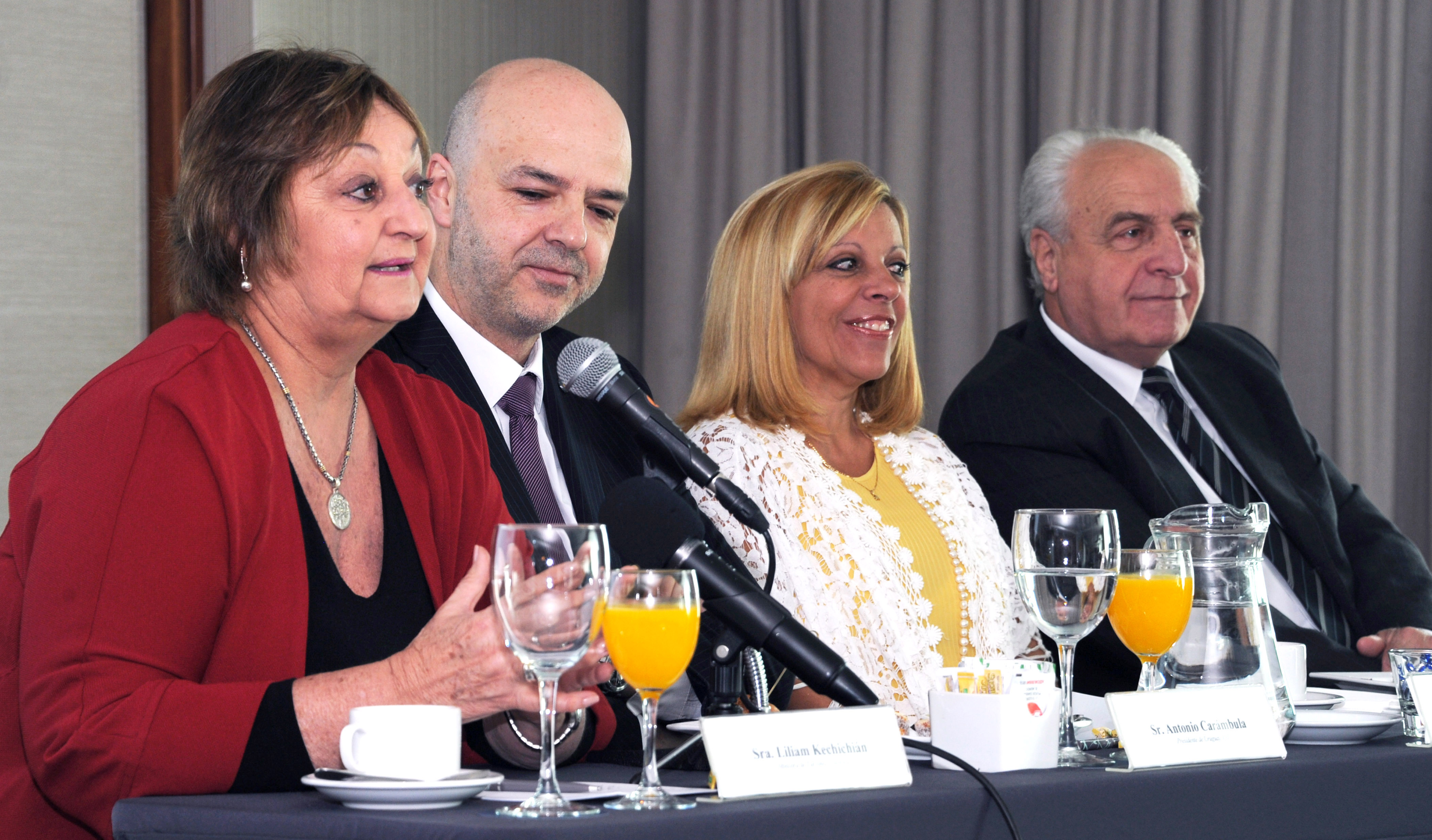 Palabras de la ministra Lilian Kechichian junto a Antonio Carámbula, Ana Rey y Victor Rossi
