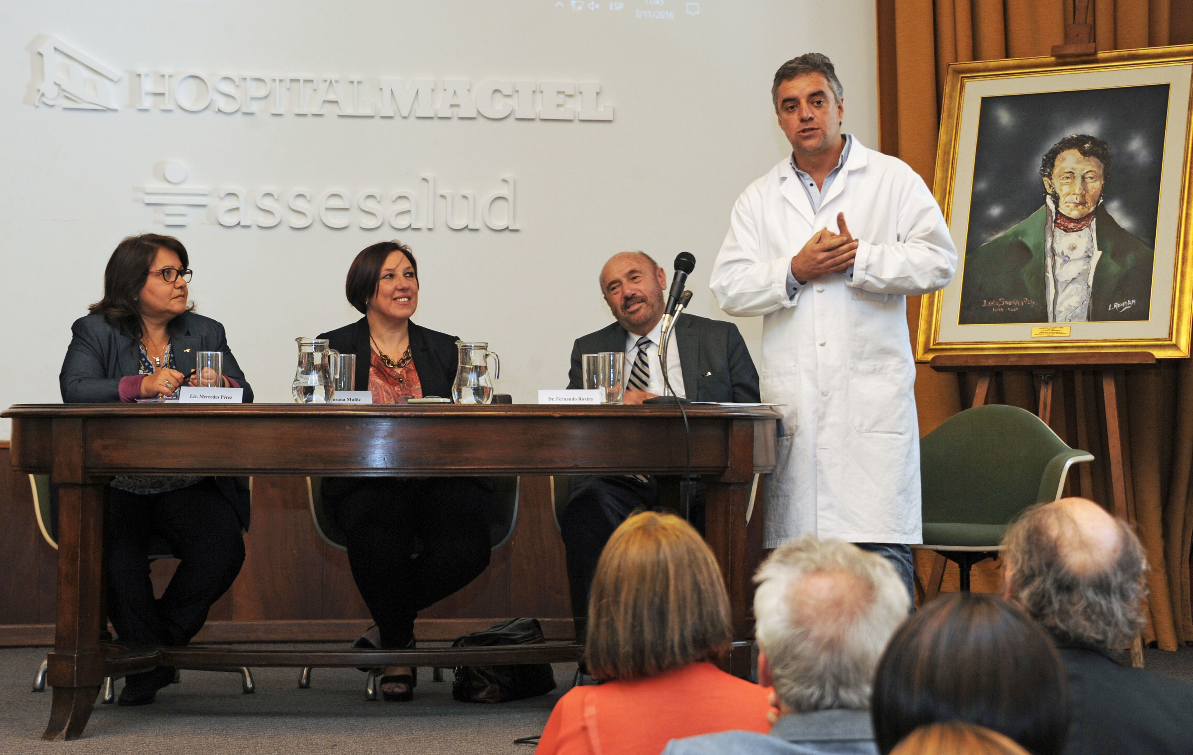 Director del Hospital Maciel, Álvaro Villar se dirige a los presentes