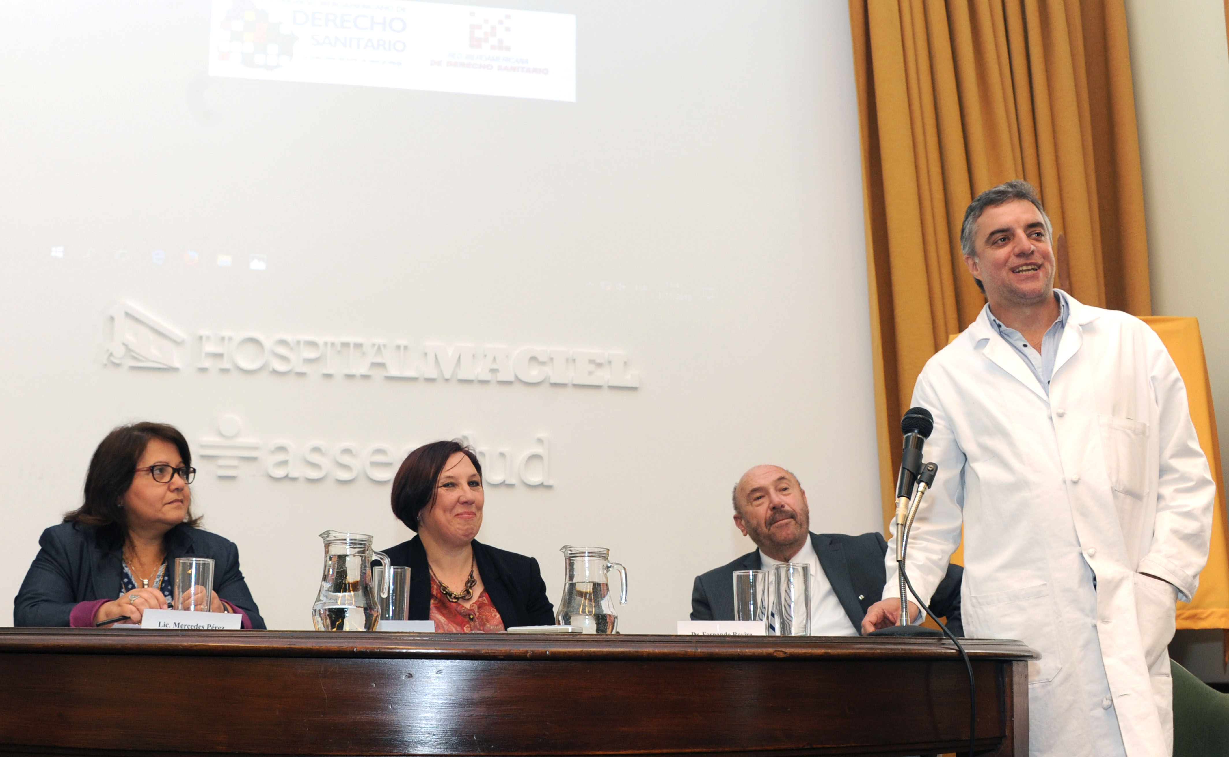 Director del Hospital Maciel, Álvaro Villar se dirige a los presentes
