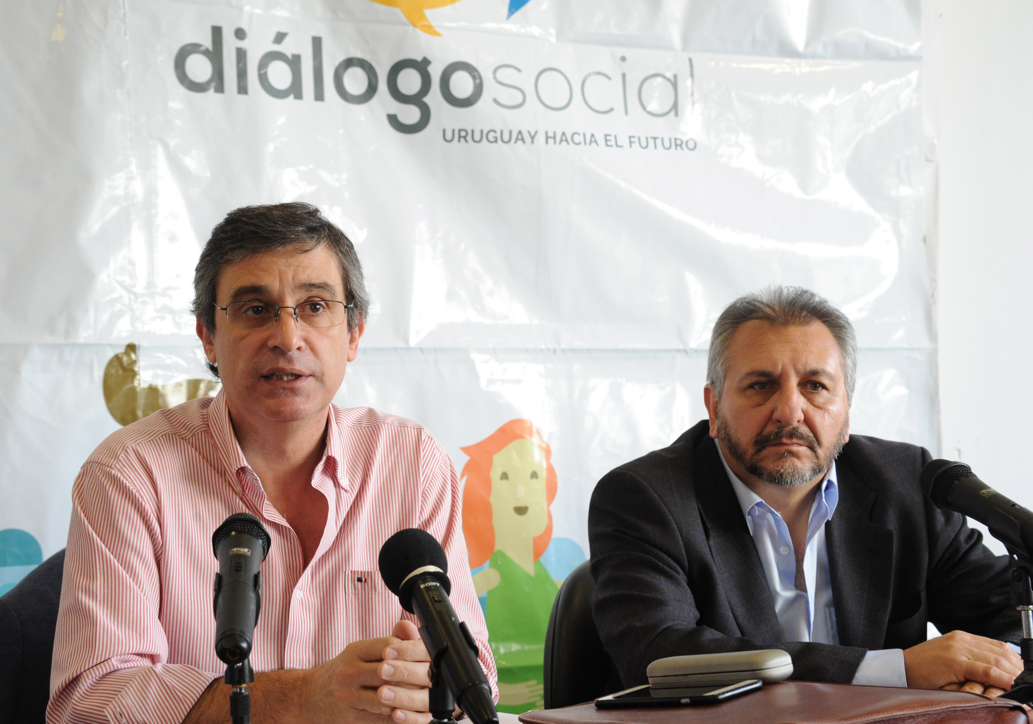 Álvaro García en apertura de la Mesa 2 del Diálogo Social