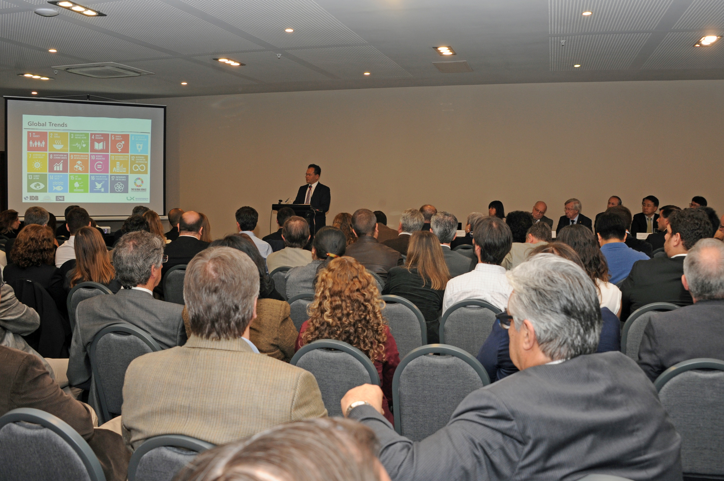Presentación sobre el lanzamiento de la primera Sede Electrónica de Catastro de América Latina