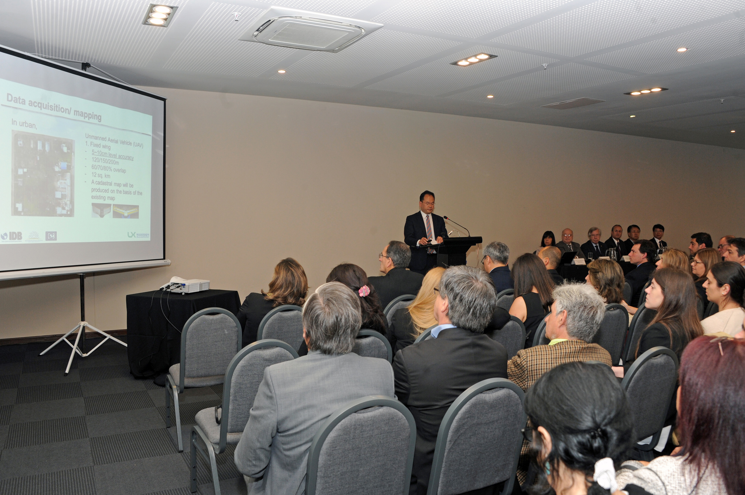 Presentación sobre el lanzamiento de la primera Sede Electrónica de Catastro de América Latina