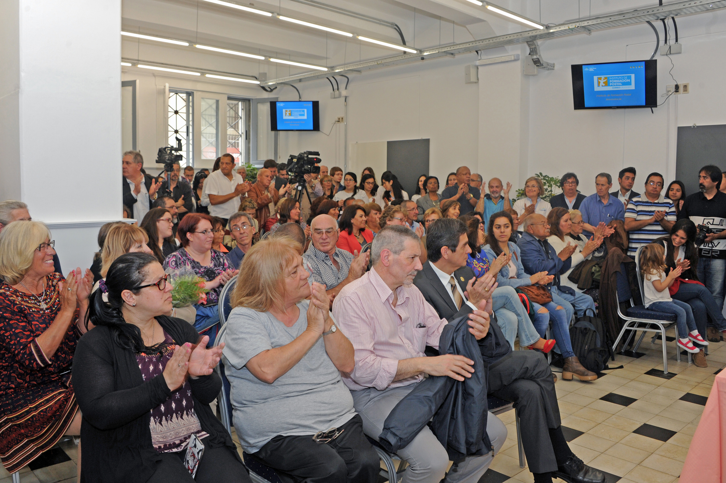 Asistentes al homenaje