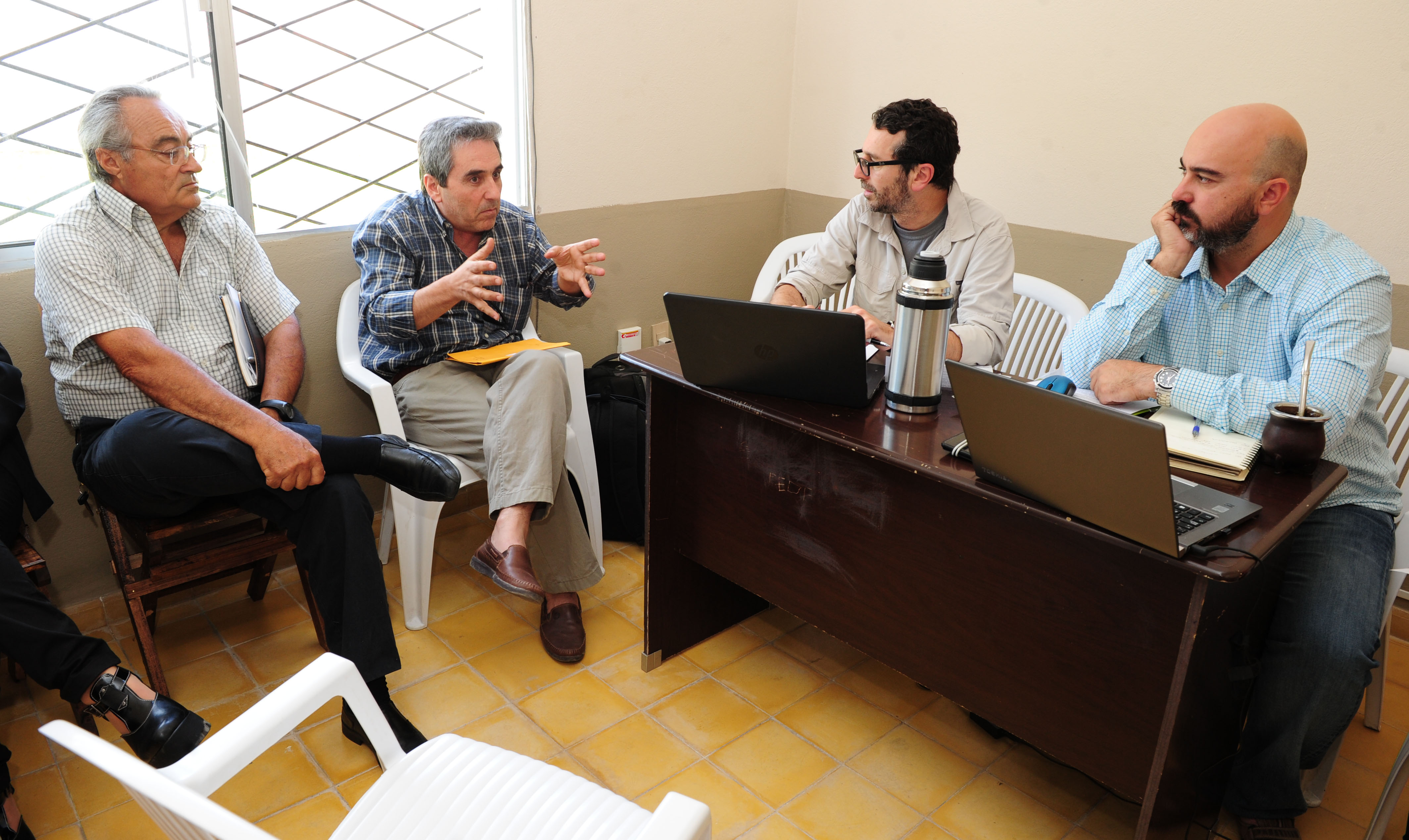 Autoridades del MVOTMA reunidos con actores privados y públicos locales