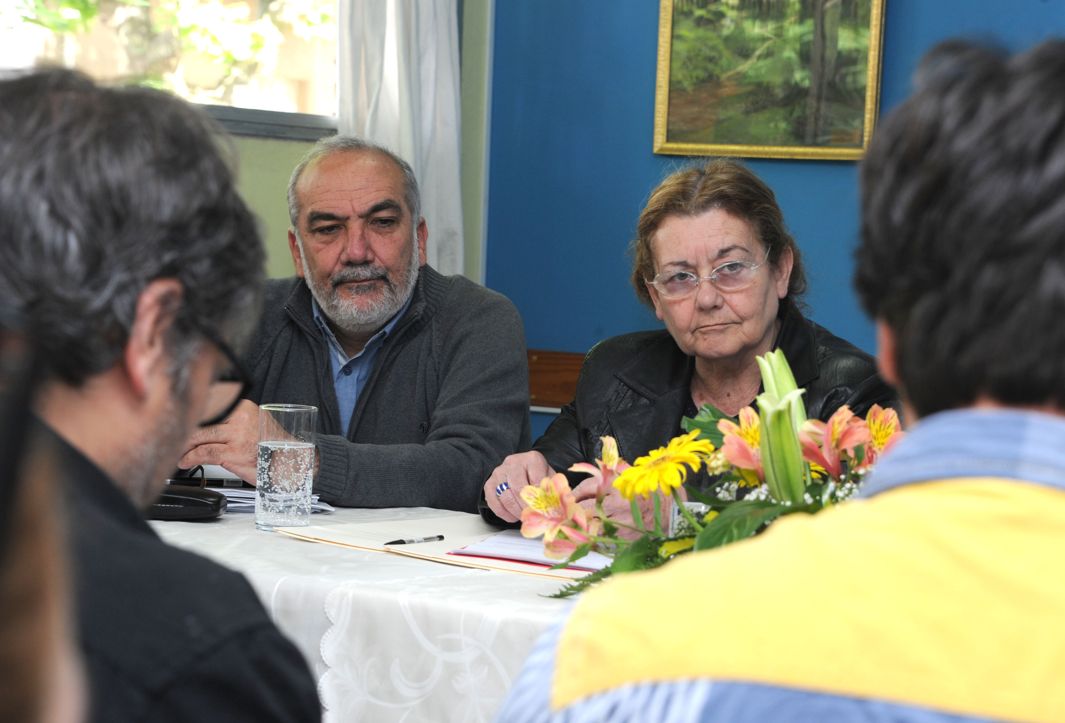 Autoridades del ministerio de Educación y Cultura en Treinta y Tres con vecinos