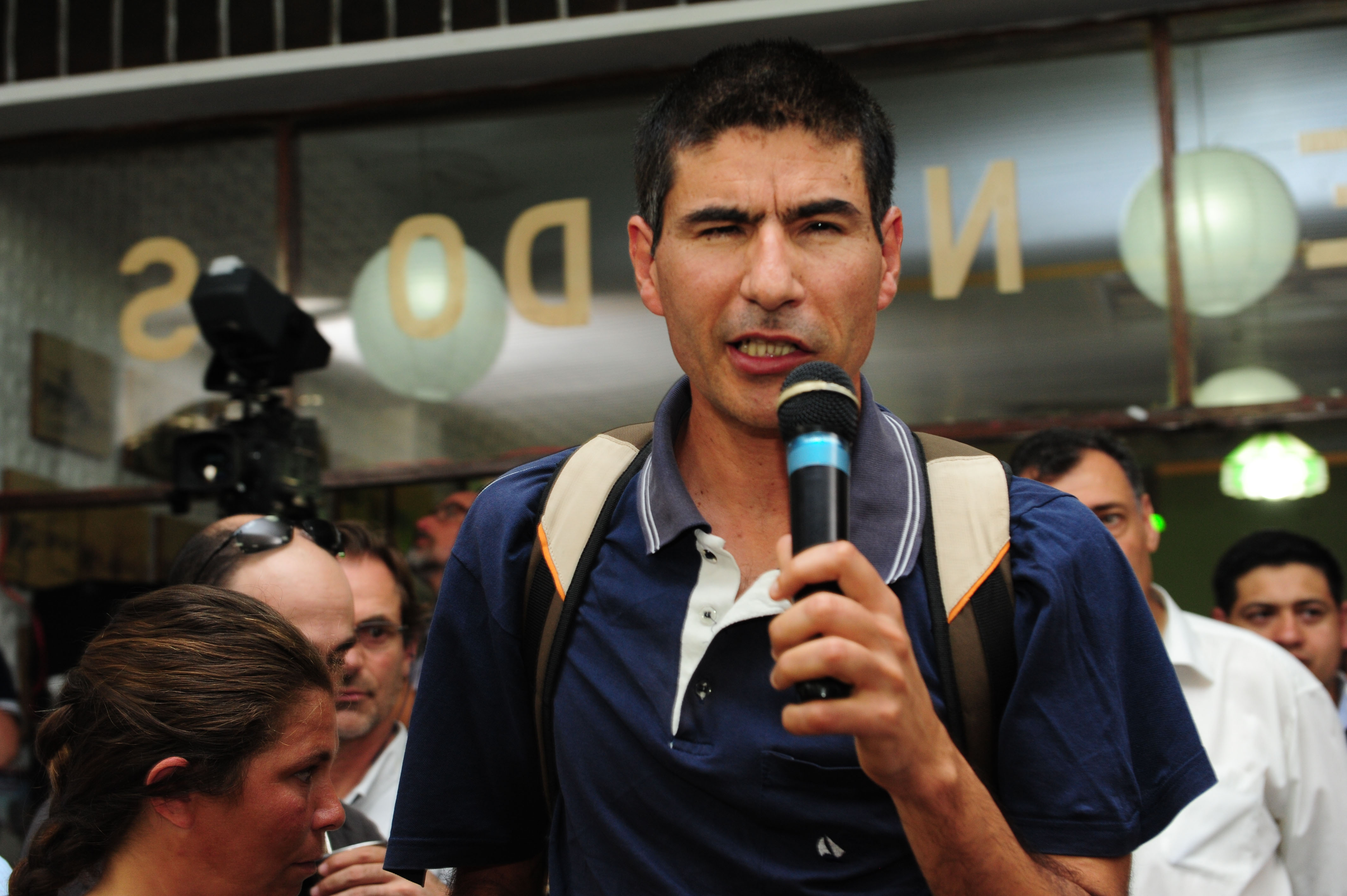 Vecino se dirige al gabinete ministerial