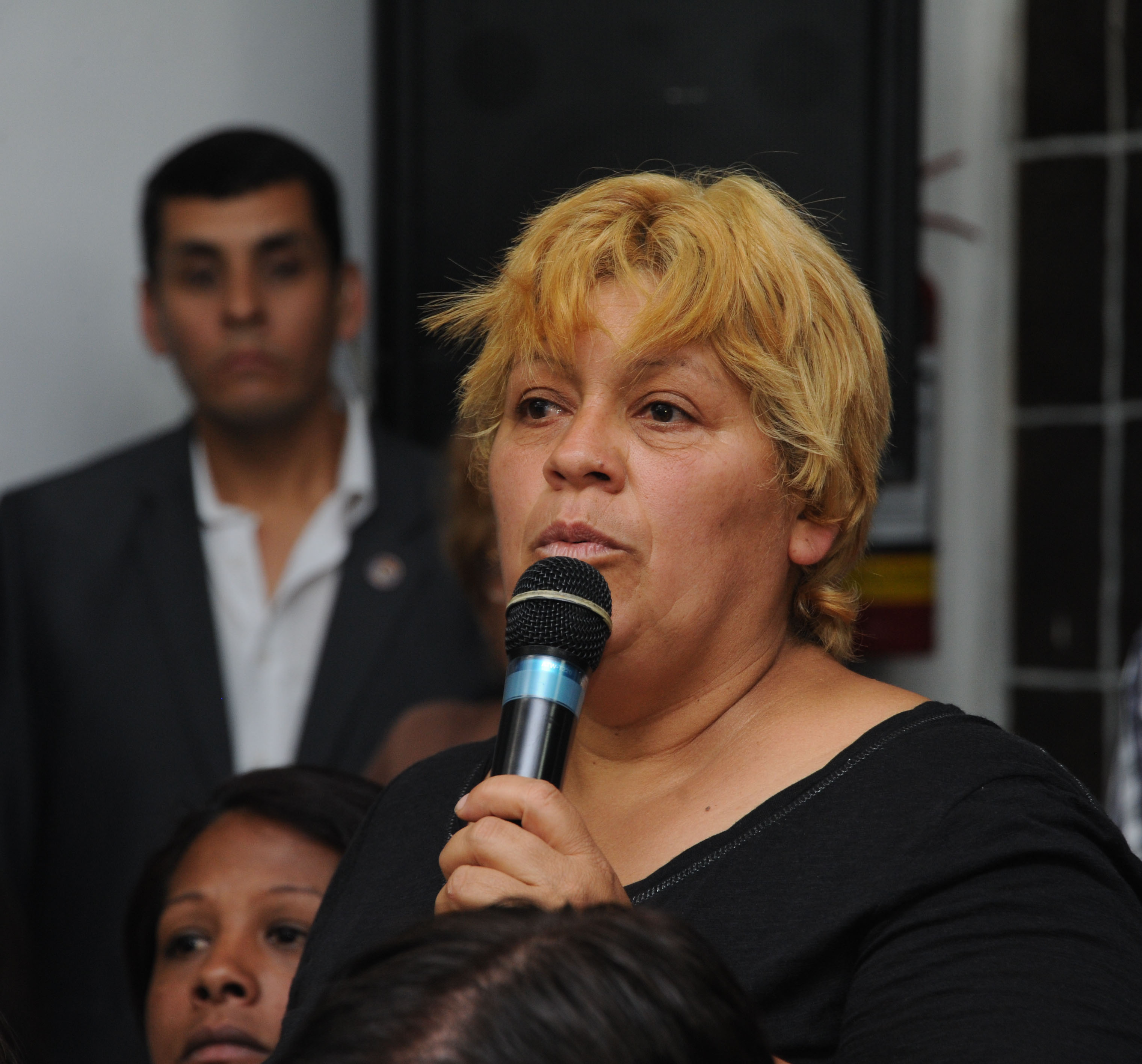 Vecina dialoga con el Presidente Tabaré Vázquez
