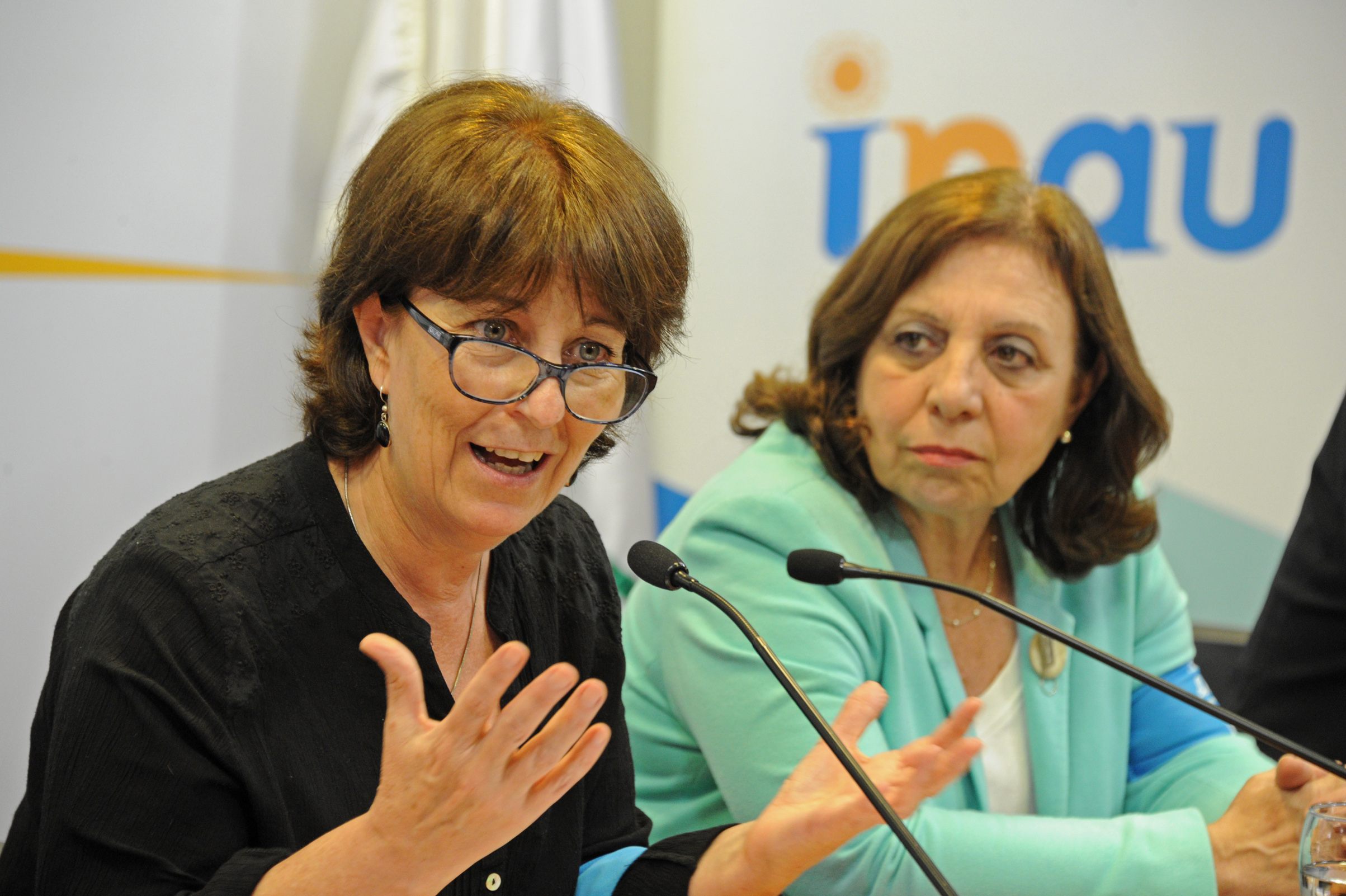 Presidenta de INAU, Marisa Lindner, haciendo uso de la palabra