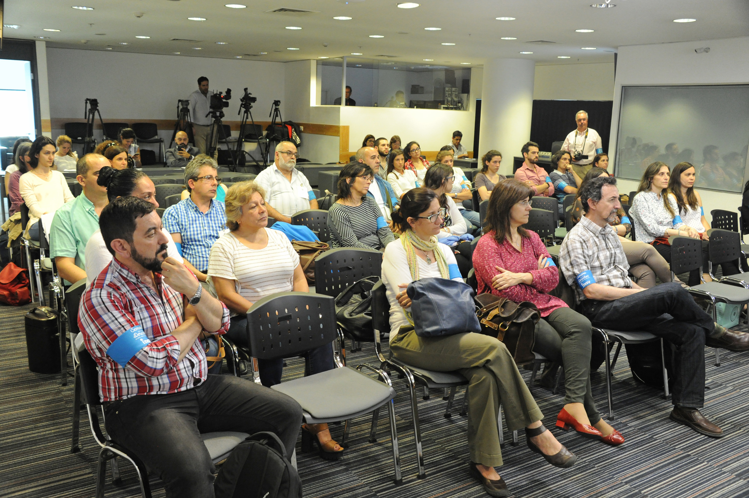Asistentes al lanzamiento