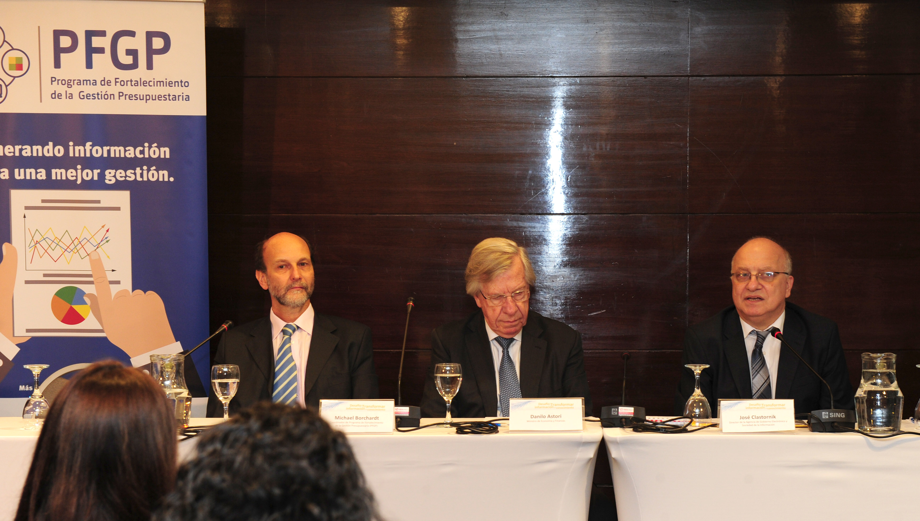 Coordinador del programa, Michael Borchardt, ministro de Economía y Finanzas, Danilo Astori y el director de AGESIC, José Clastornik